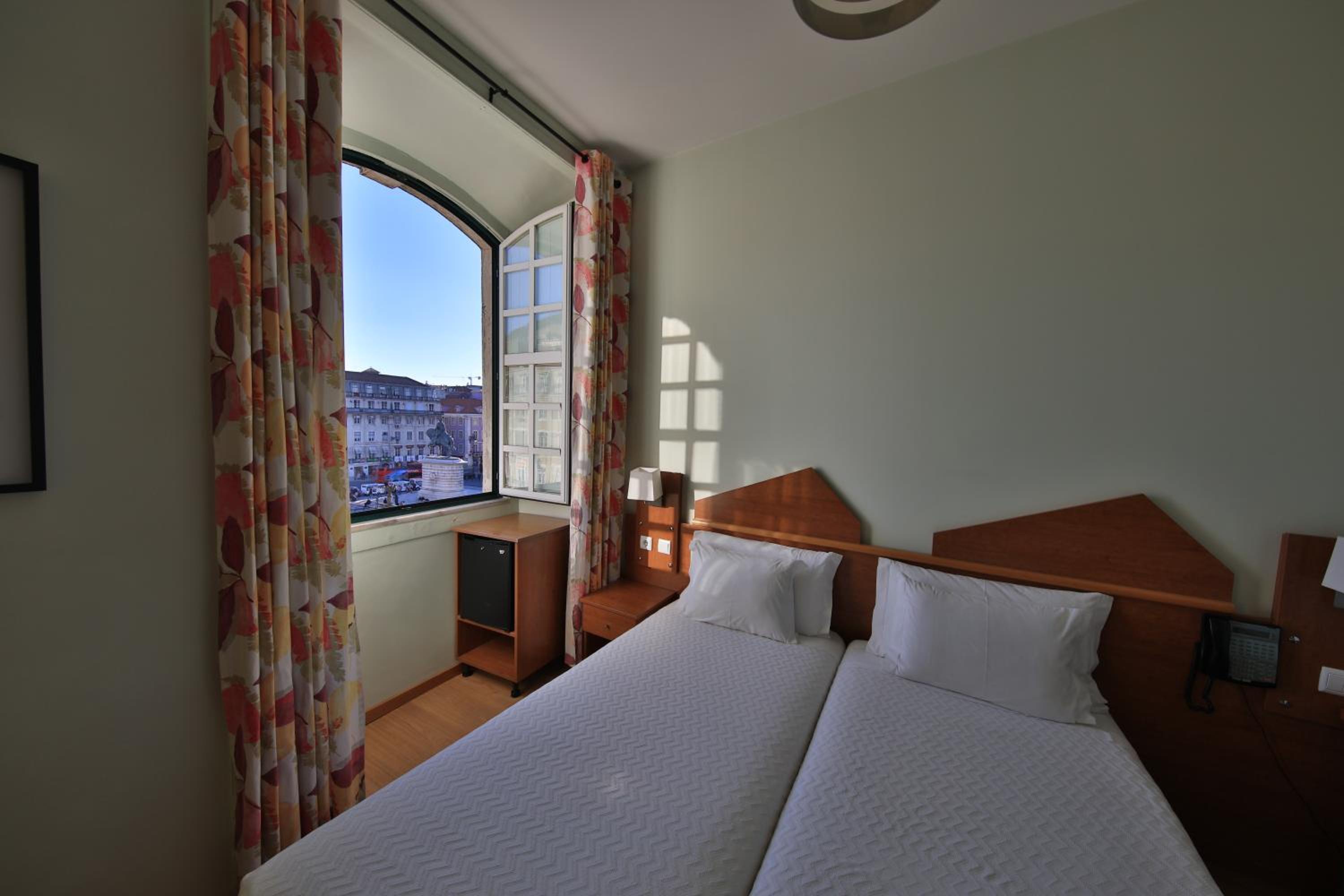 Double or Twin Room with Private Bathroom photo 1