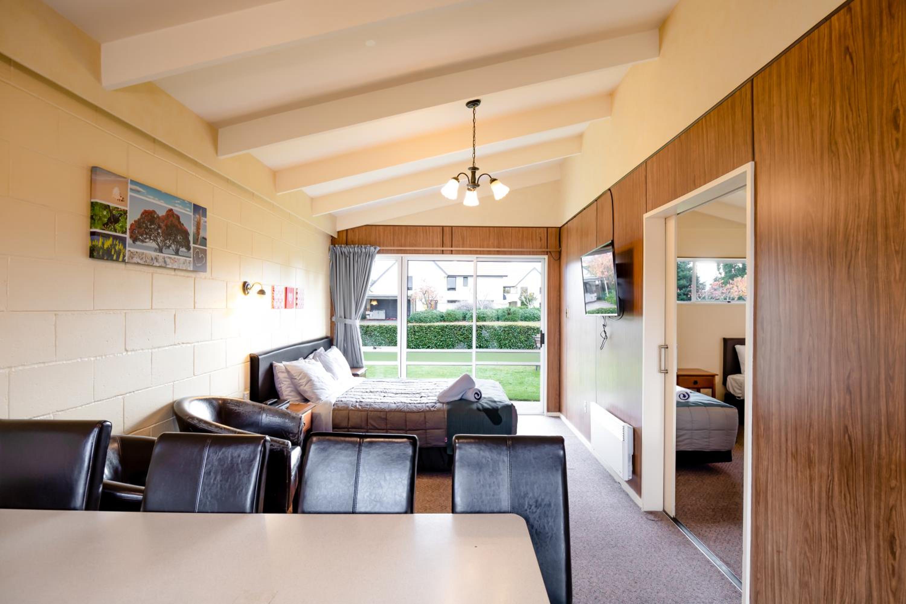 Superior Family Apartment photo 2