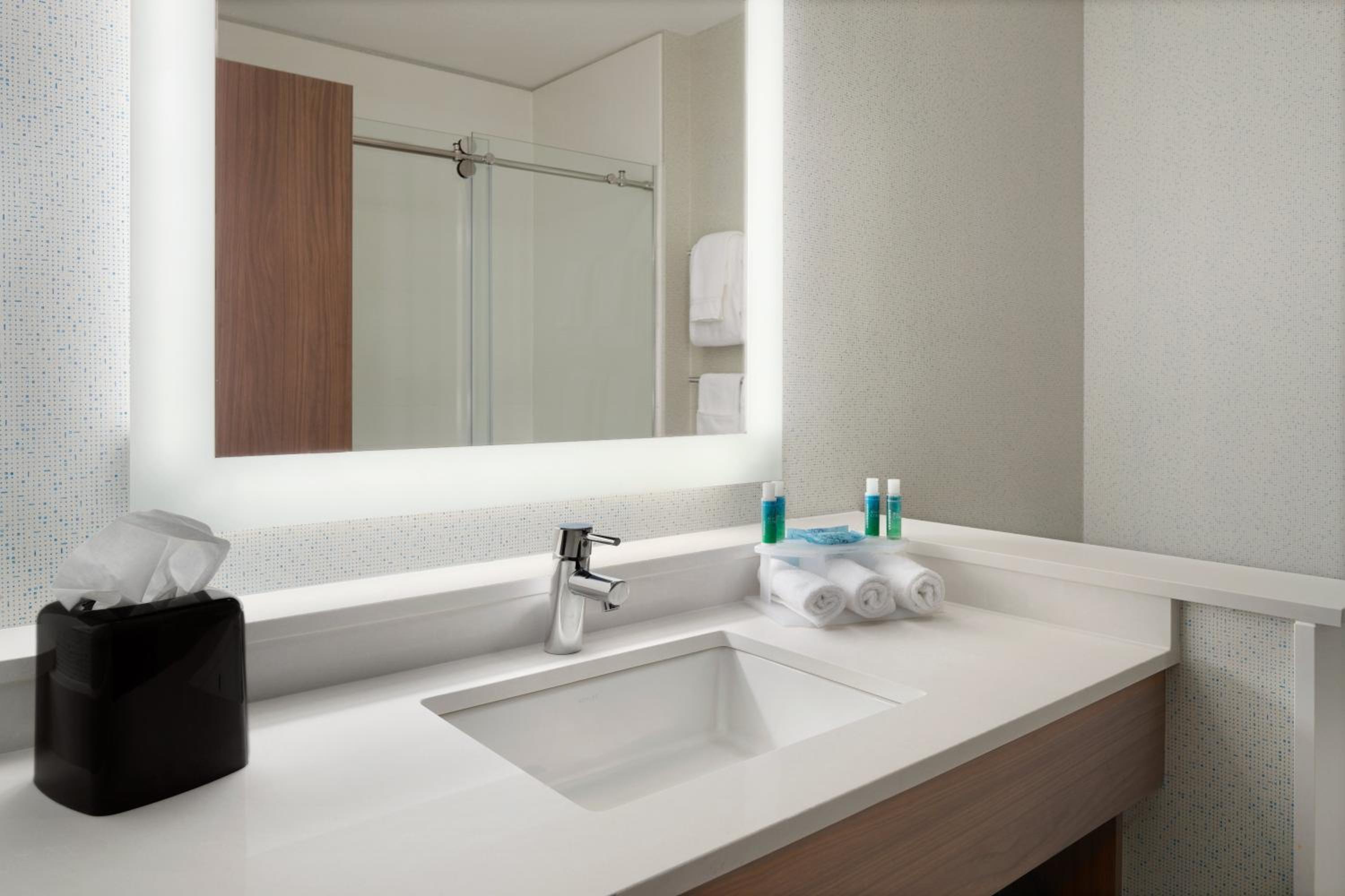 One-Bedroom Suite - Disability Access/Non-Smoking