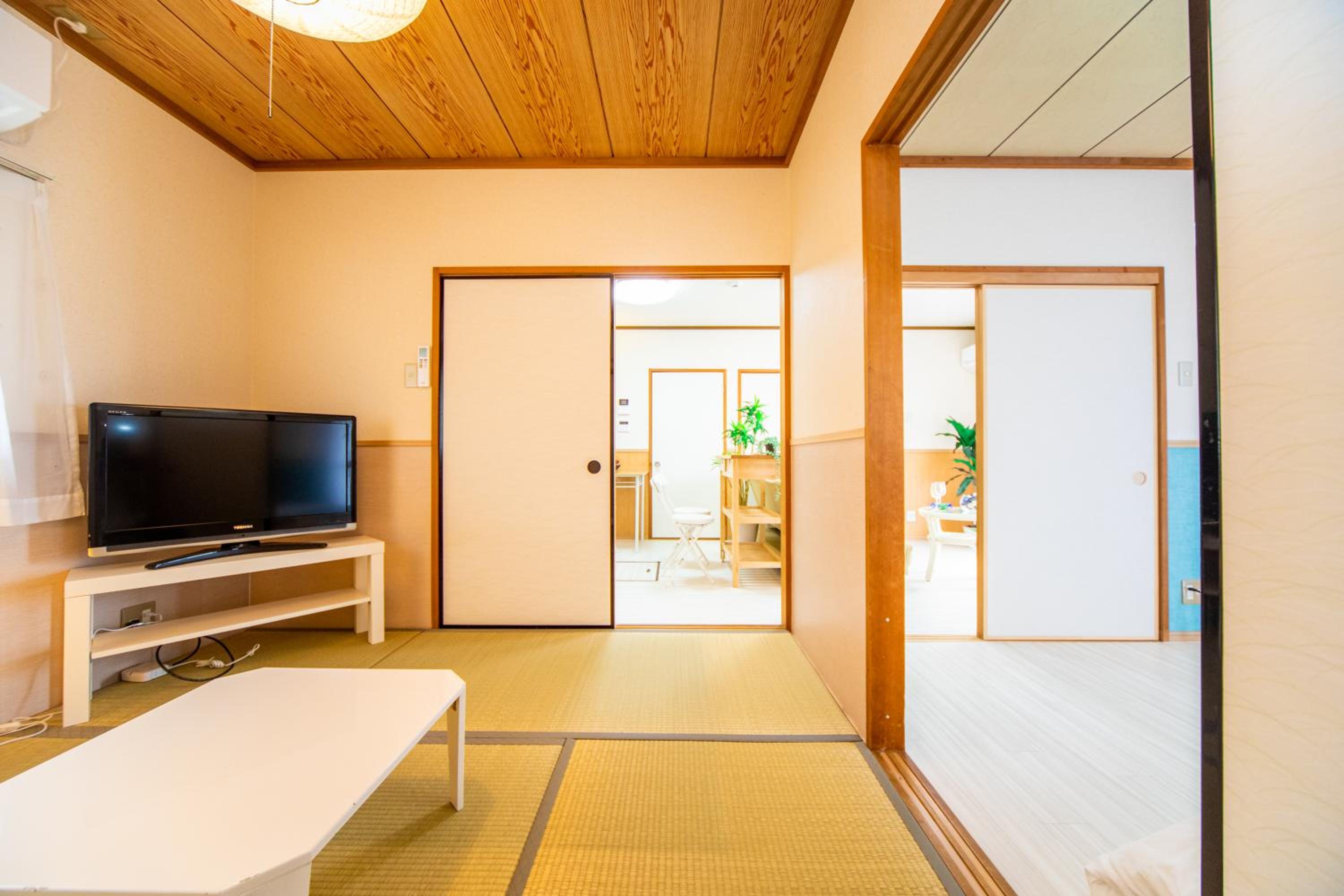 Two-Bedroom House - Photo 5