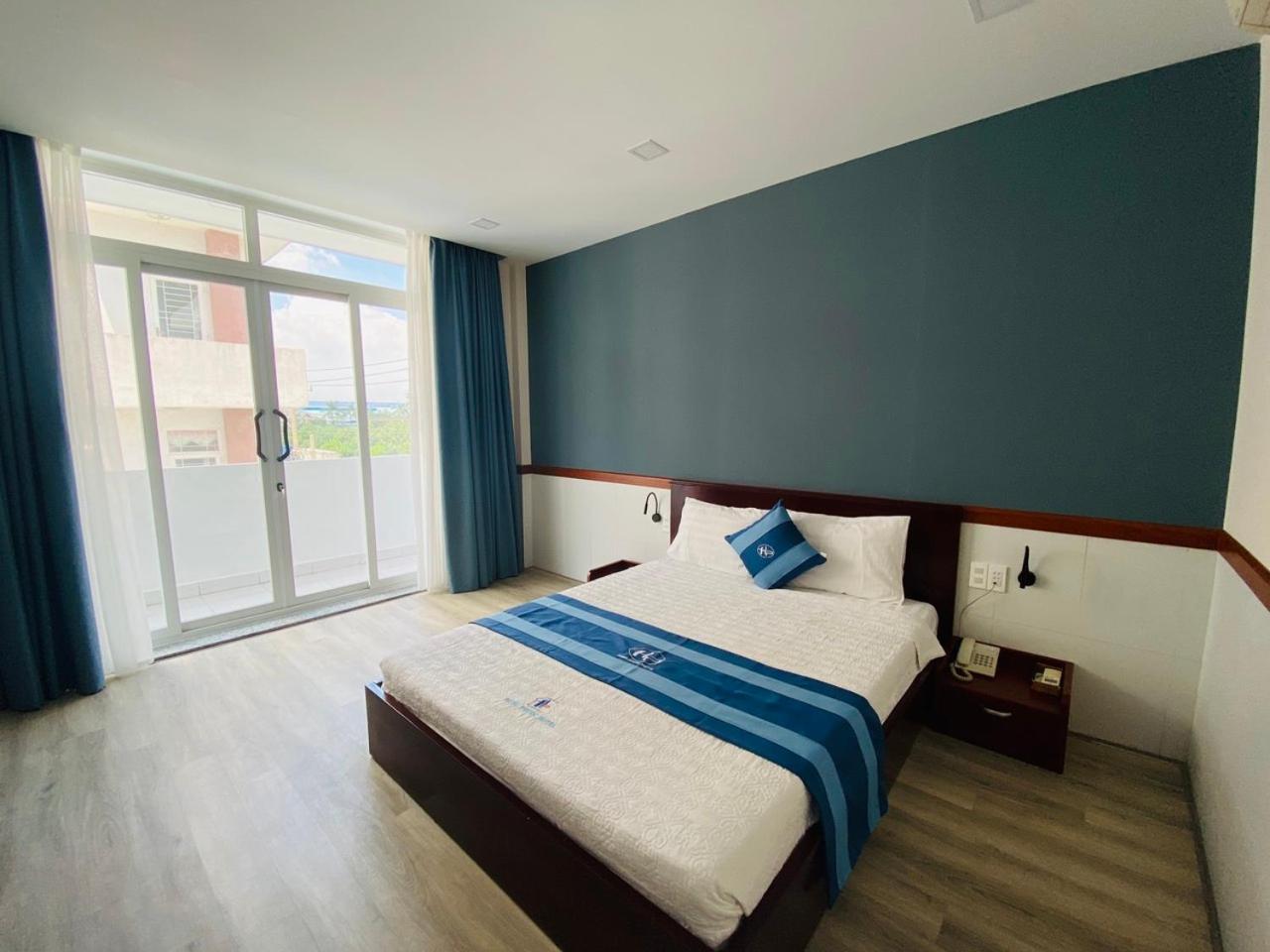 Deluxe Double Room with Balcony photo 1