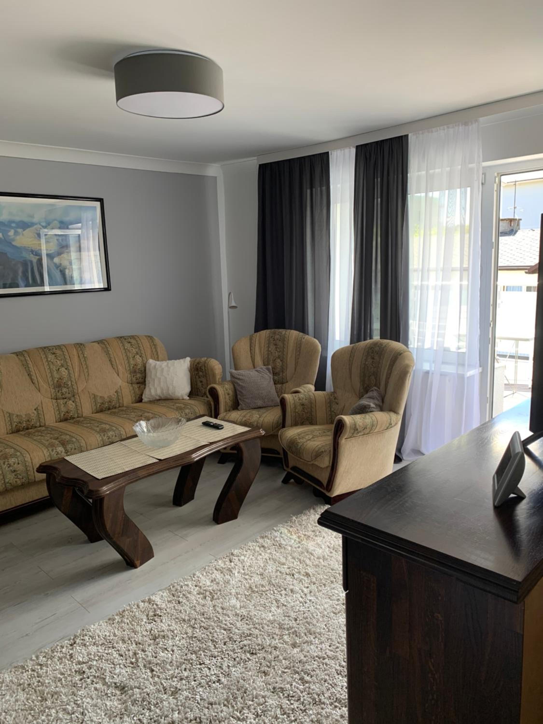 One-Bedroom Apartment - Photo 7