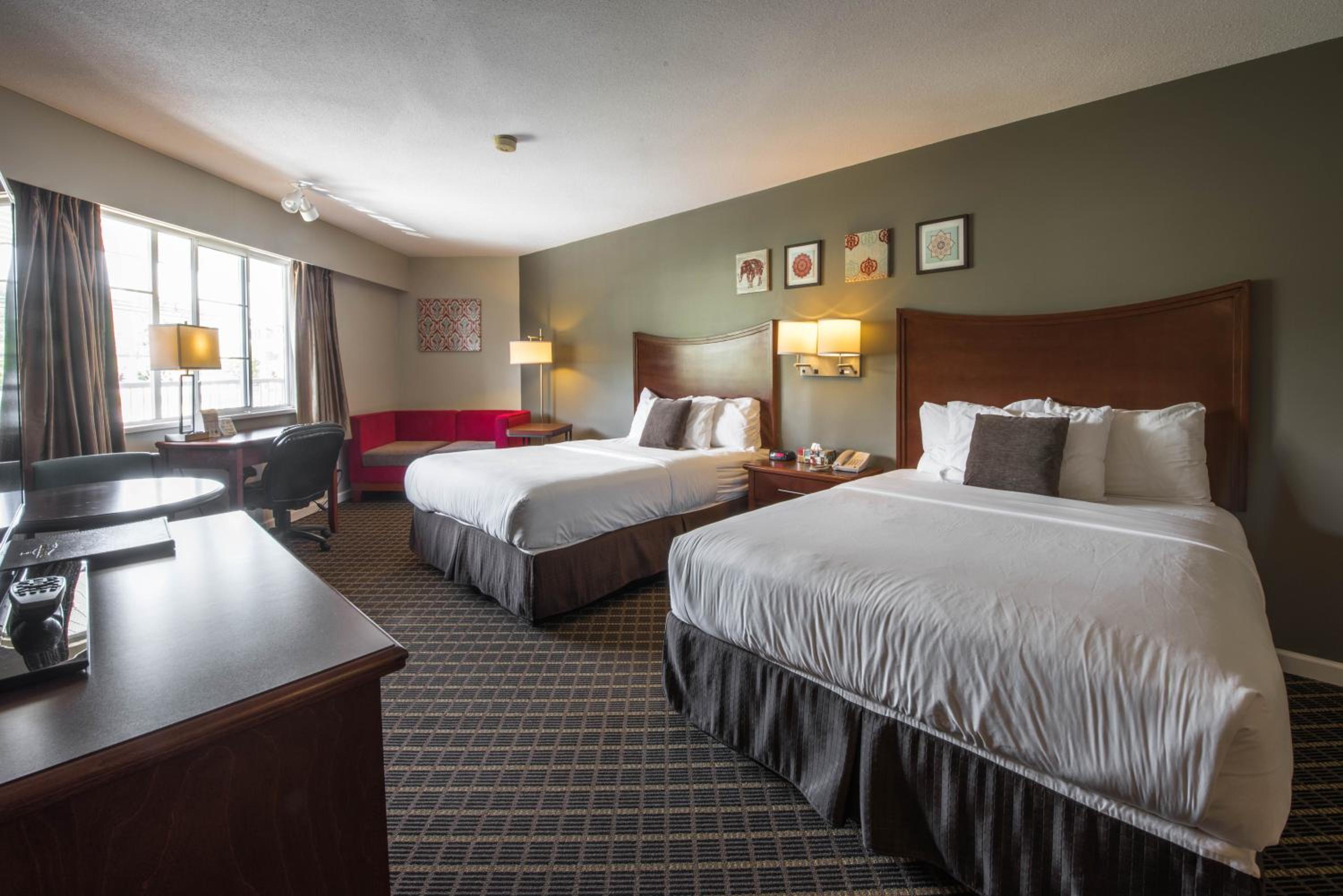 Deluxe Queen Room with Two Queen Beds