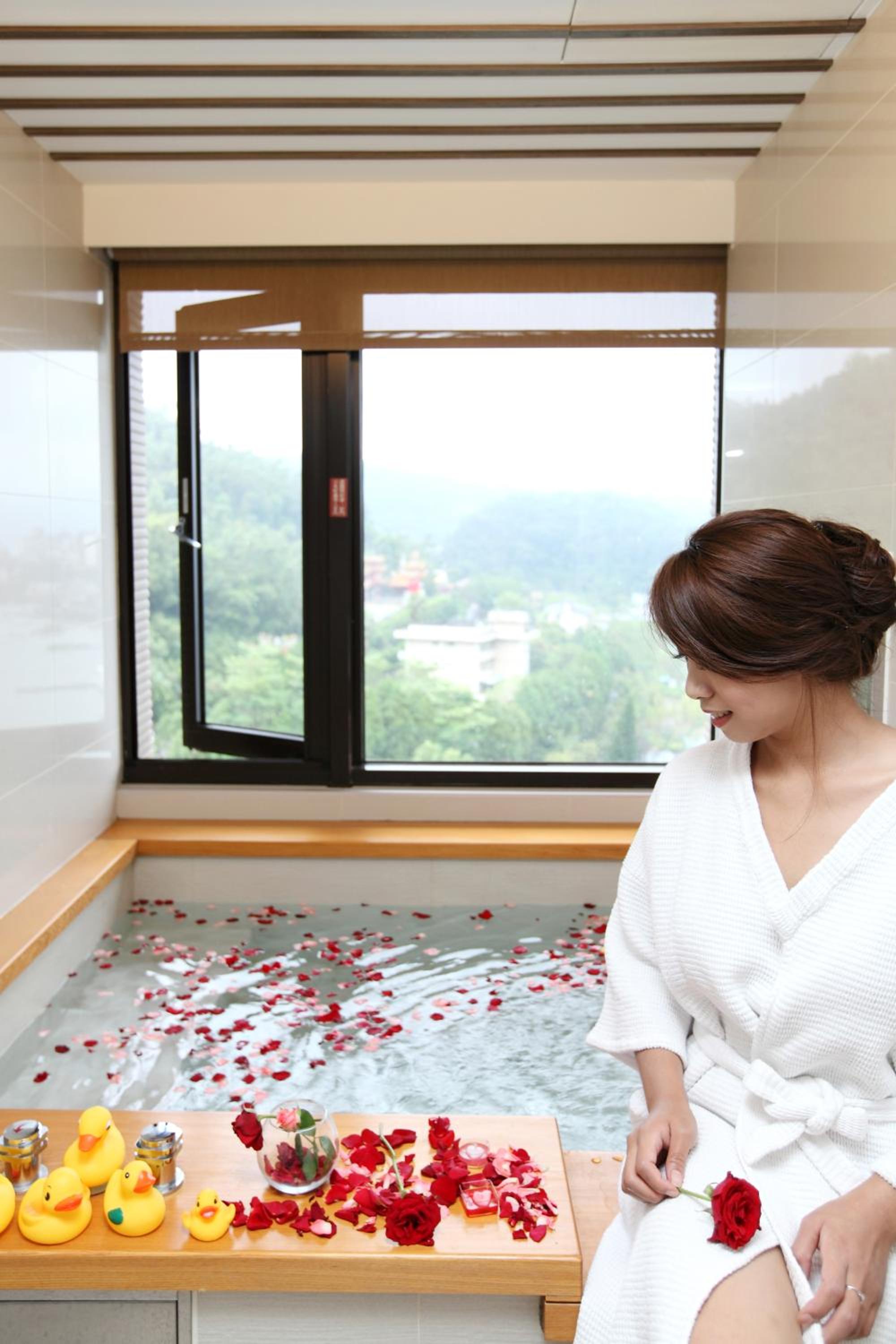 Suite with Lake View