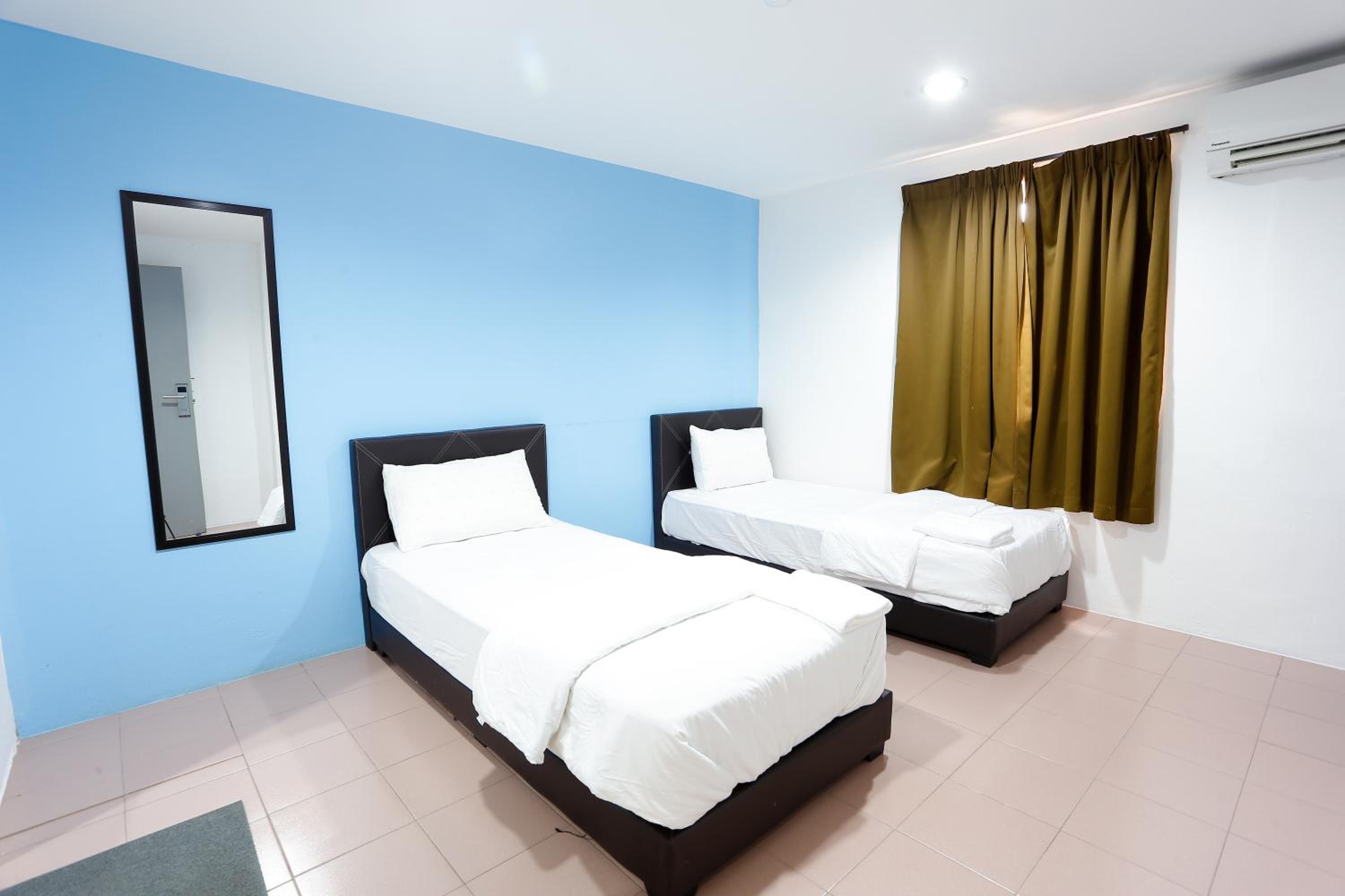 Deluxe Twin Room photo 3
