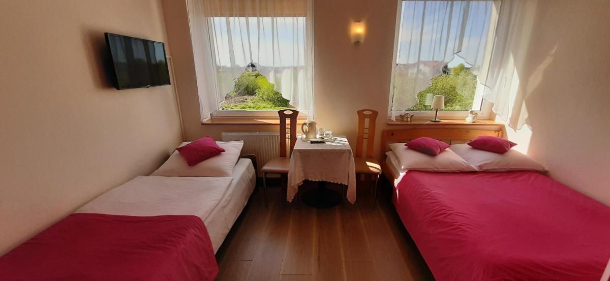 Triple Room with Private Bathroom - Photo 2