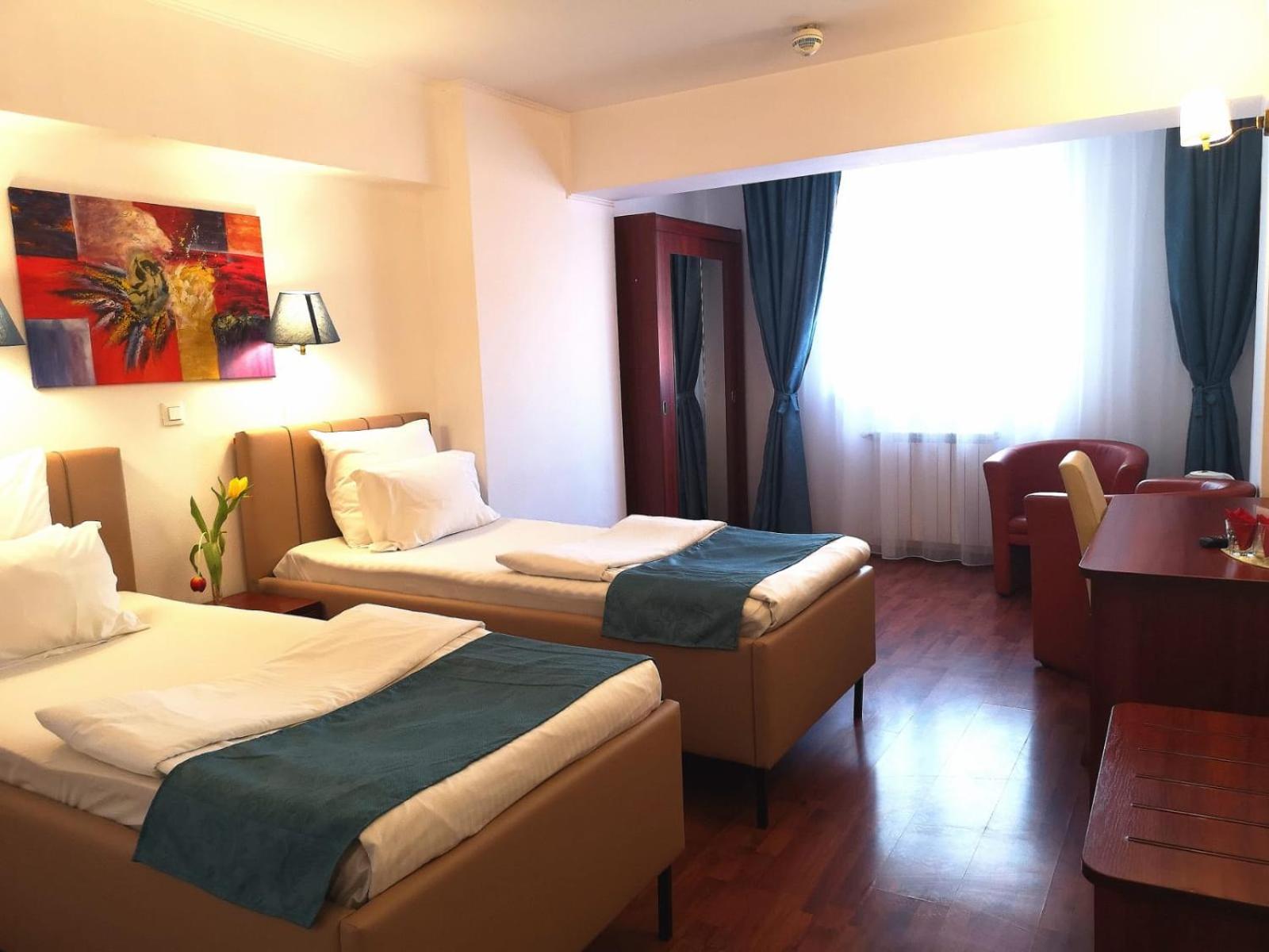 Standard Twin Room - Photo 12