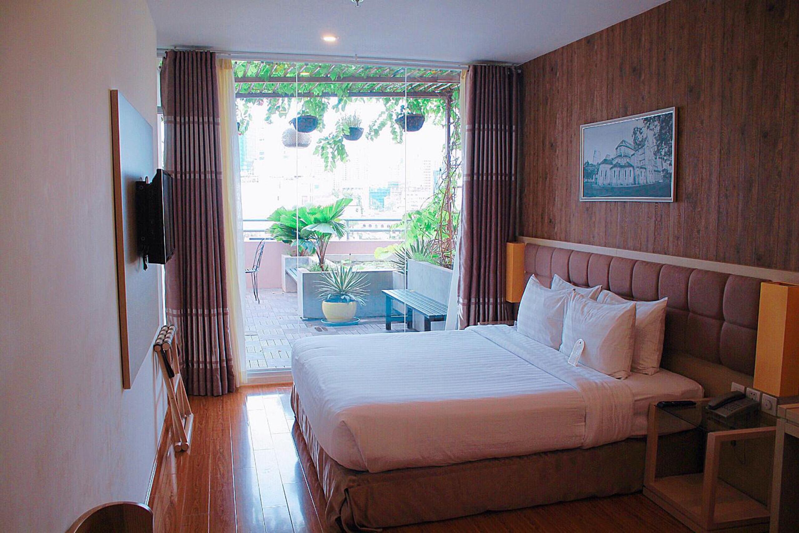 Signature with Garden View photo 2