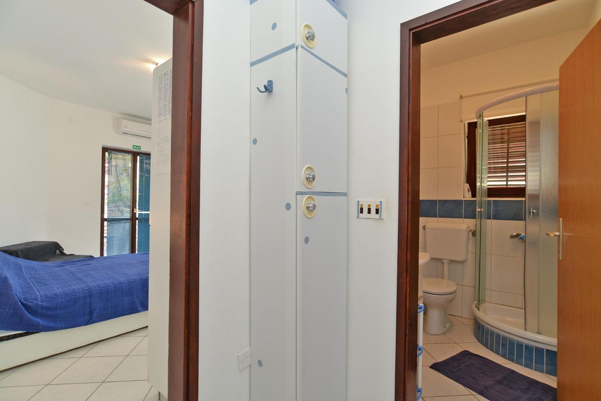 Studio Apartment photo 1