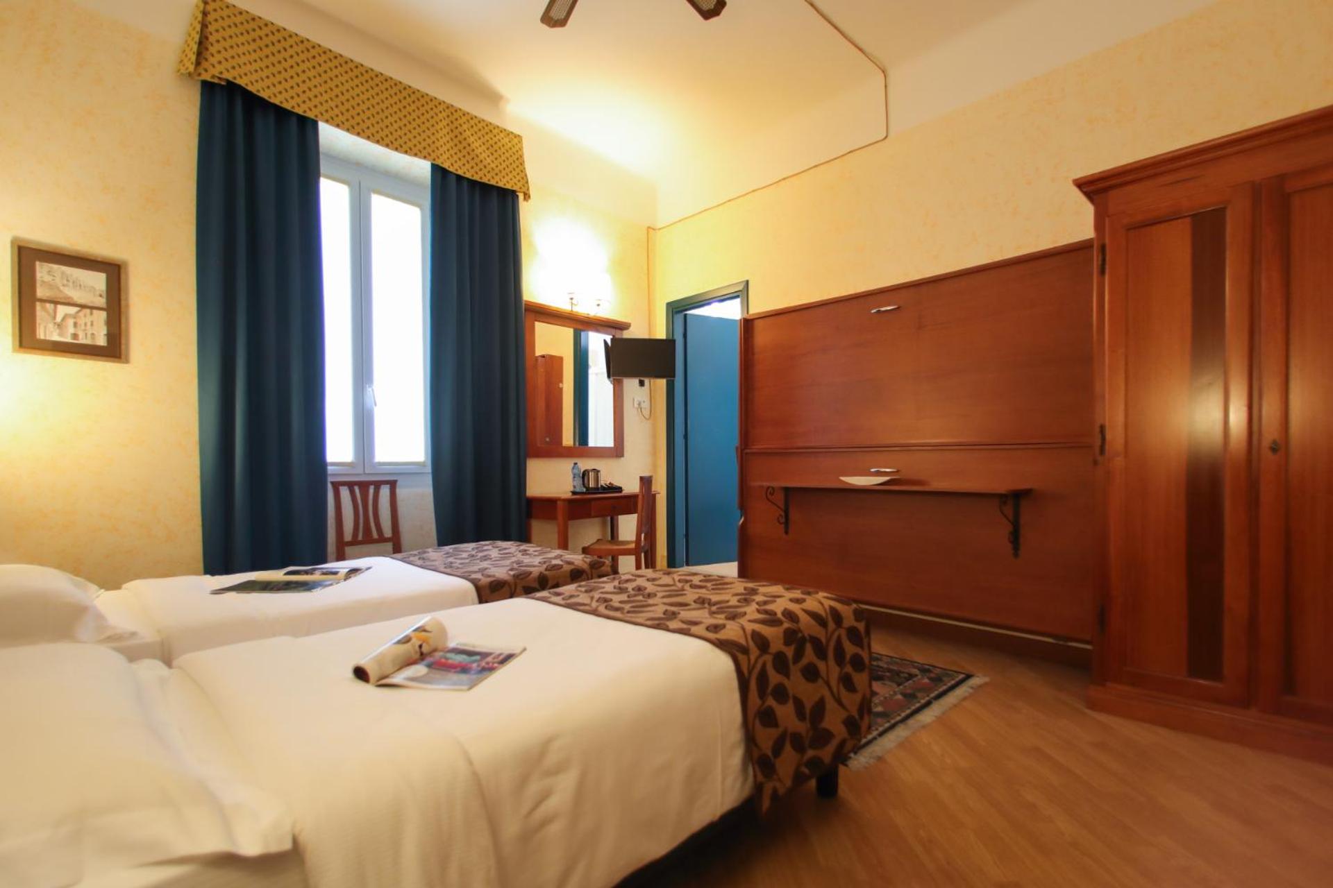 Classic Quadruple Room photo 2