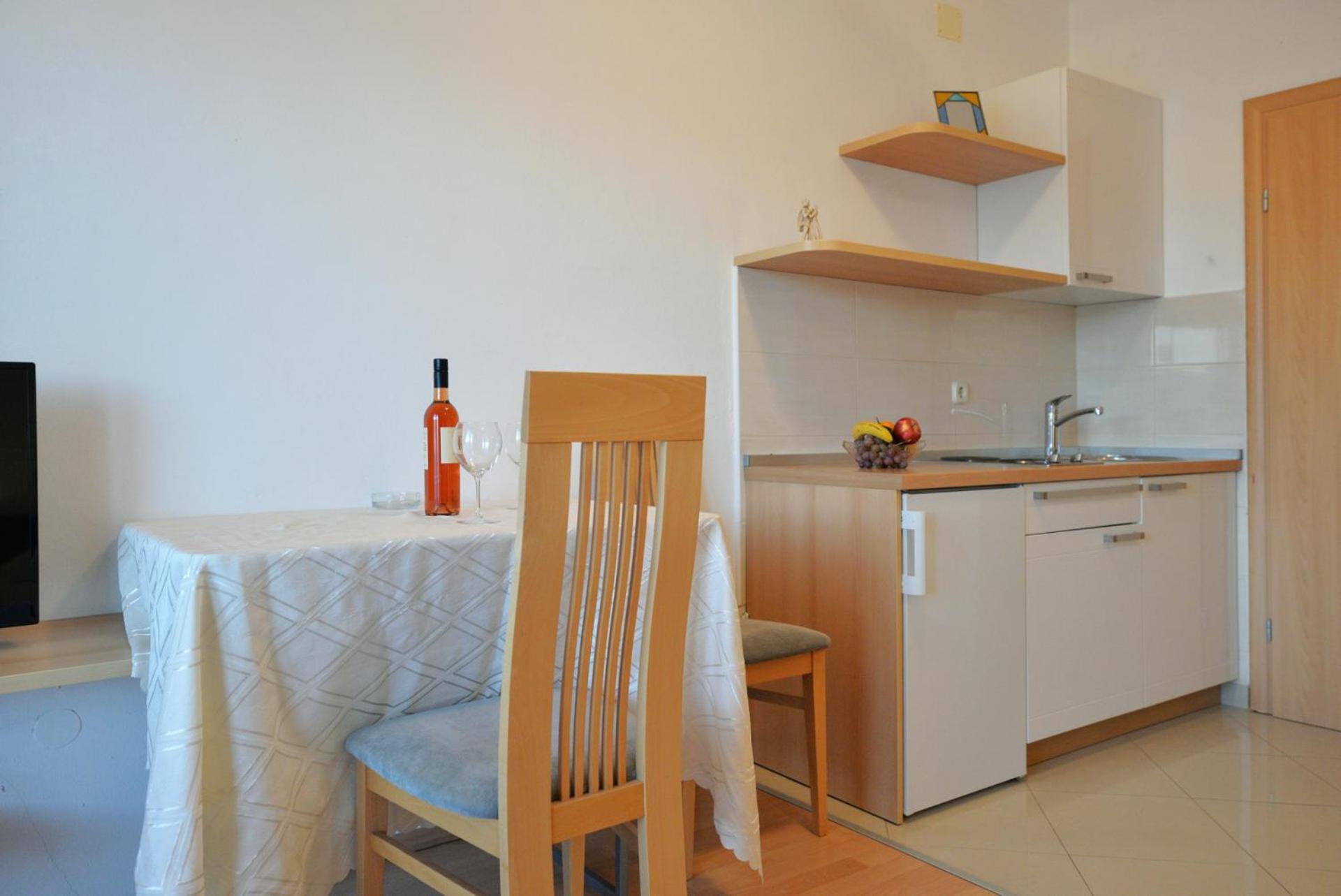 Studio Apartment photo 3