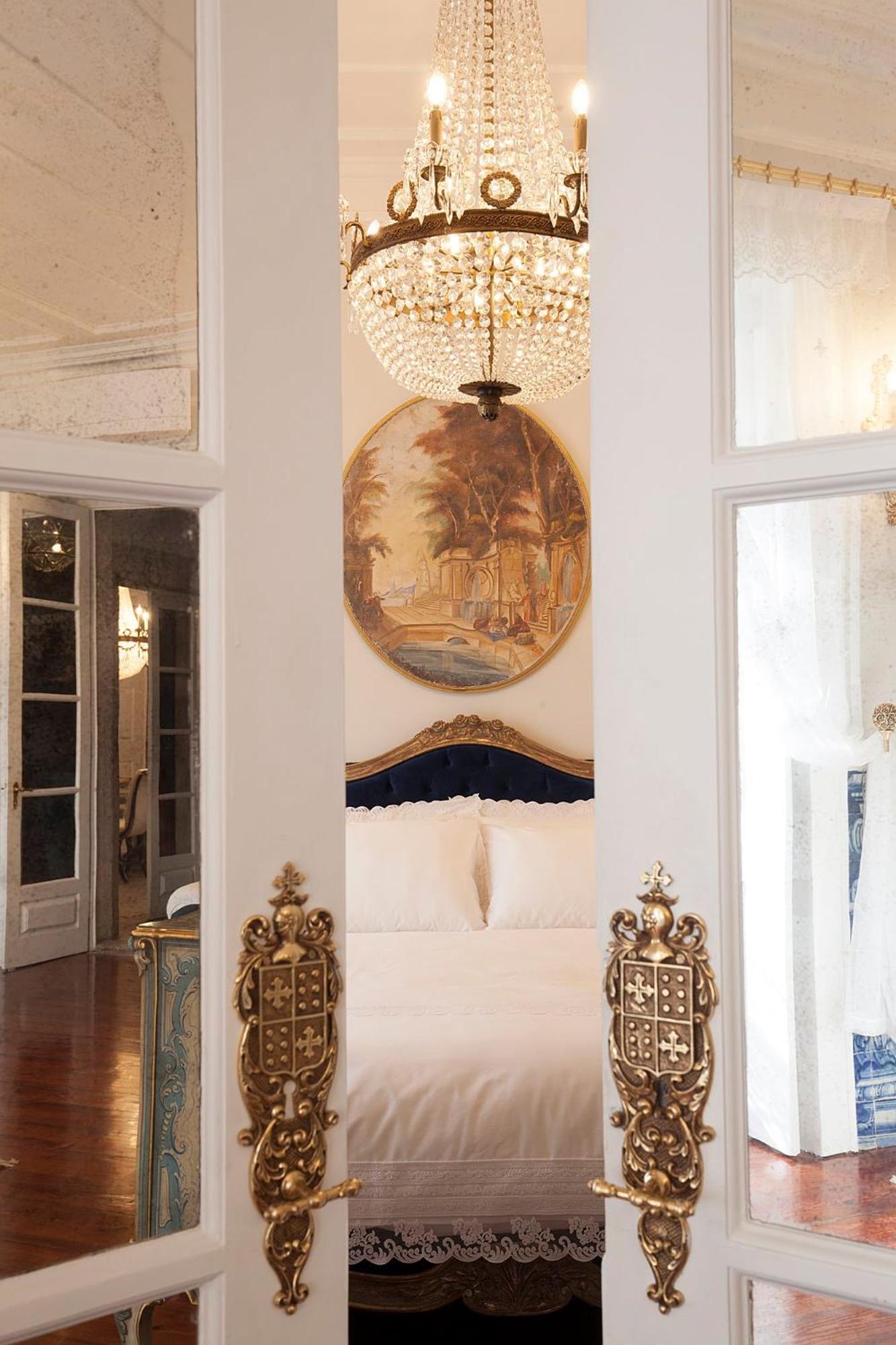 King Suite (Sao Vicente Room) photo 3