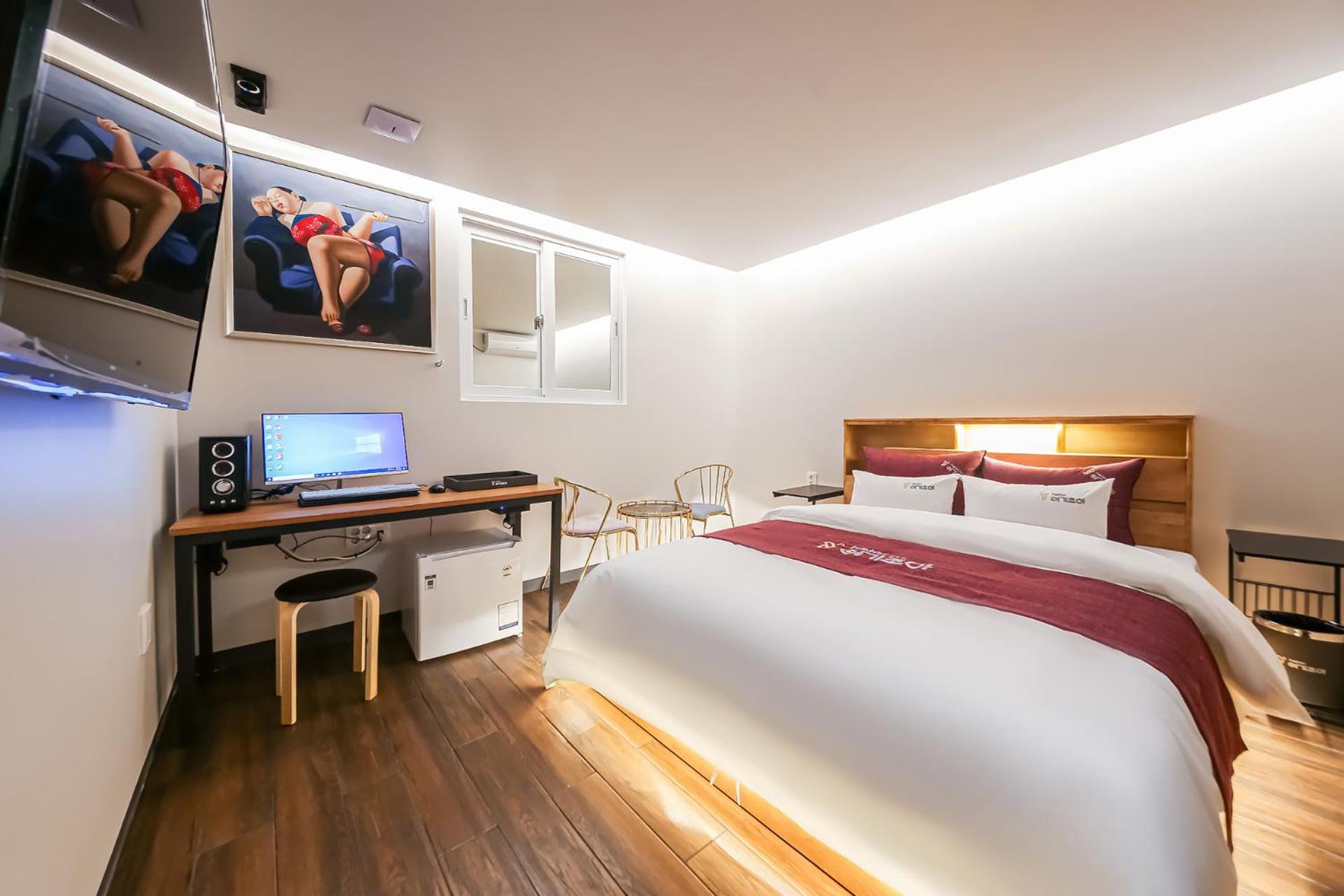 Deluxe Suite - Photo 6