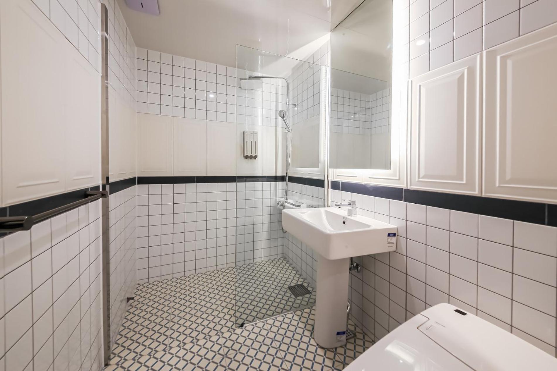 Deluxe Suite - Photo 5