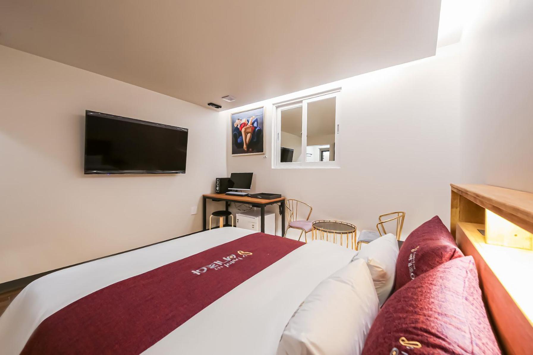 Deluxe Suite - Photo 1