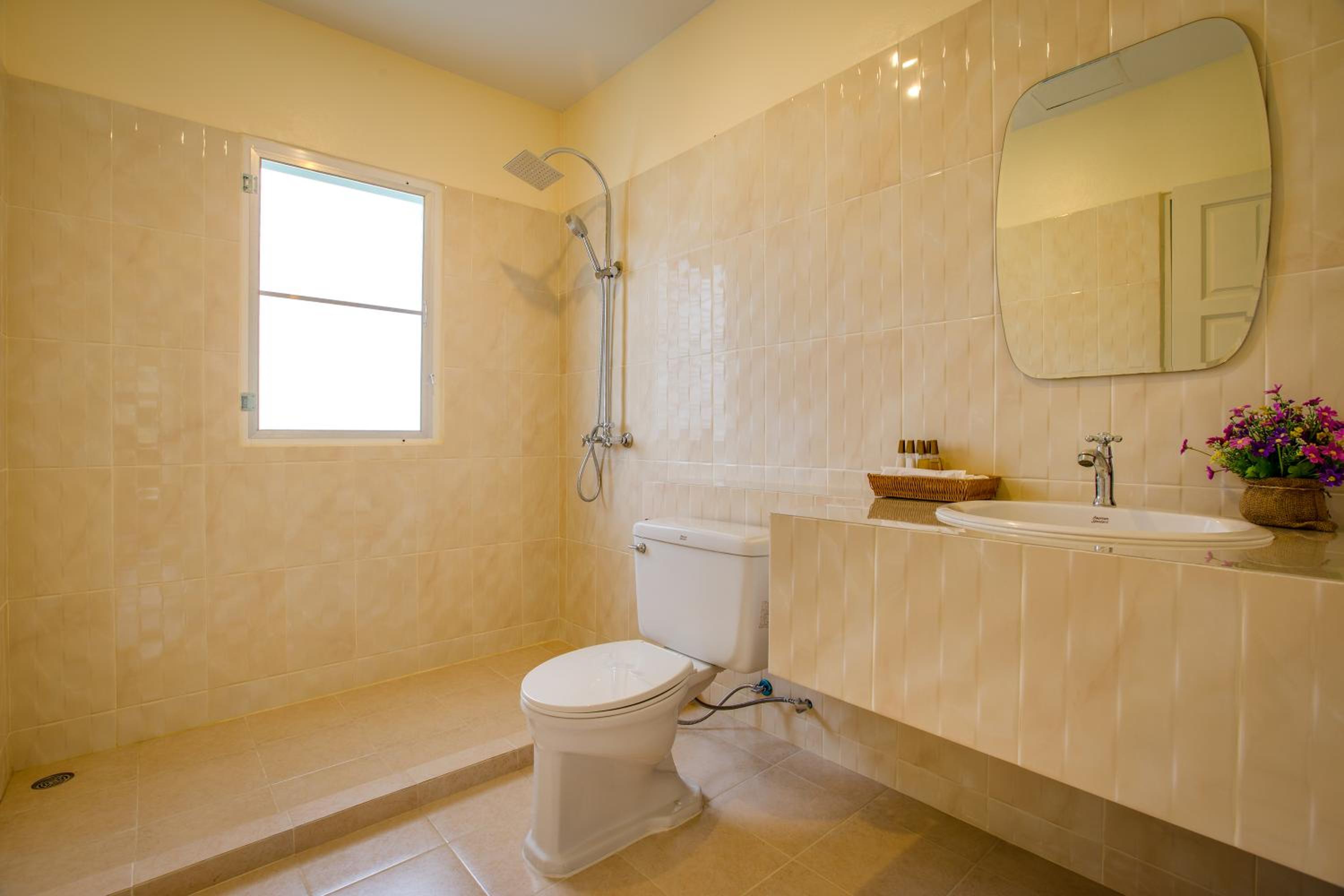 2-Bedroom Cottage (1 Bathroom) photo 2