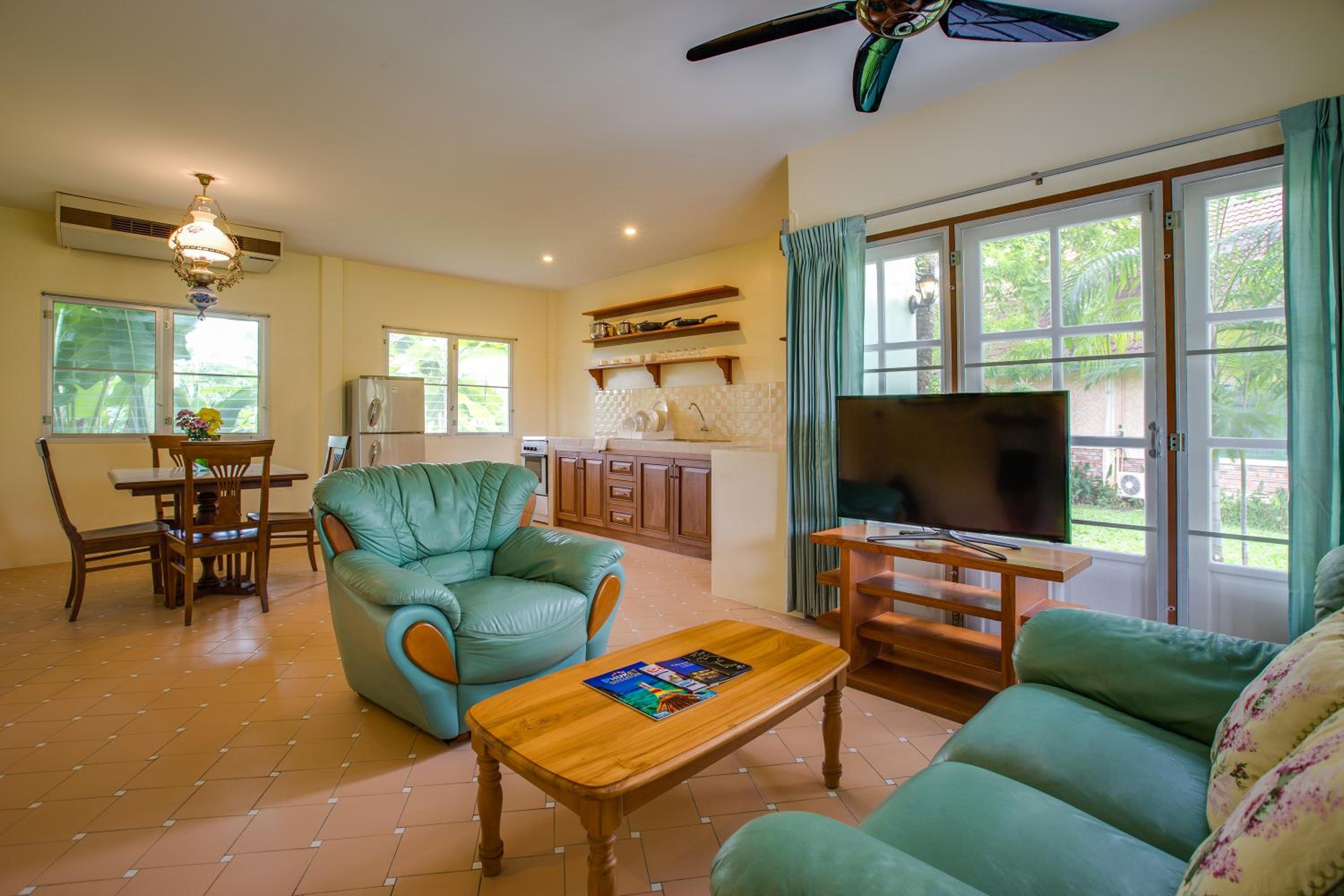 2-Bedroom Cottage (1 Bathroom)