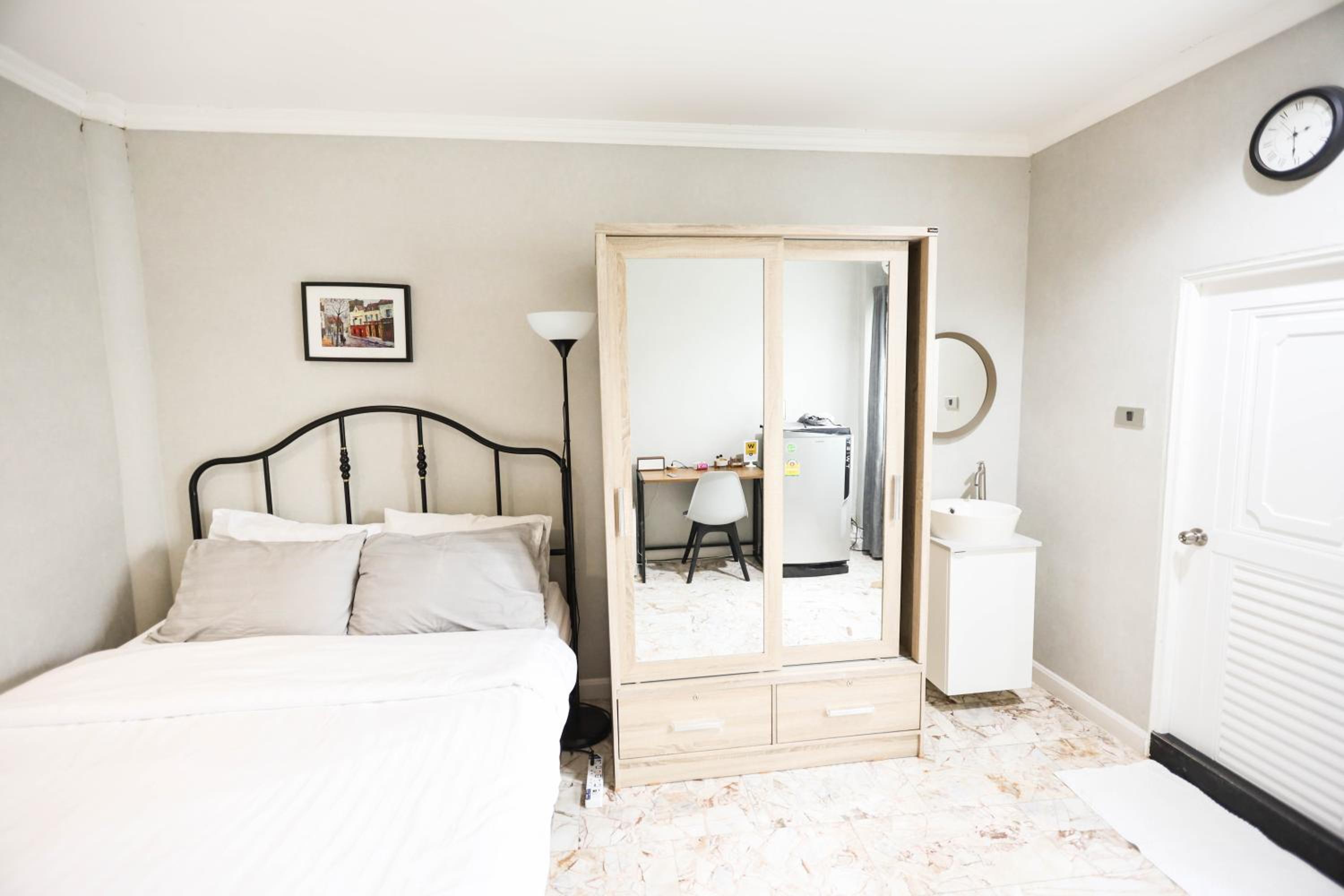 Double Room with Private Bathroom photo 3