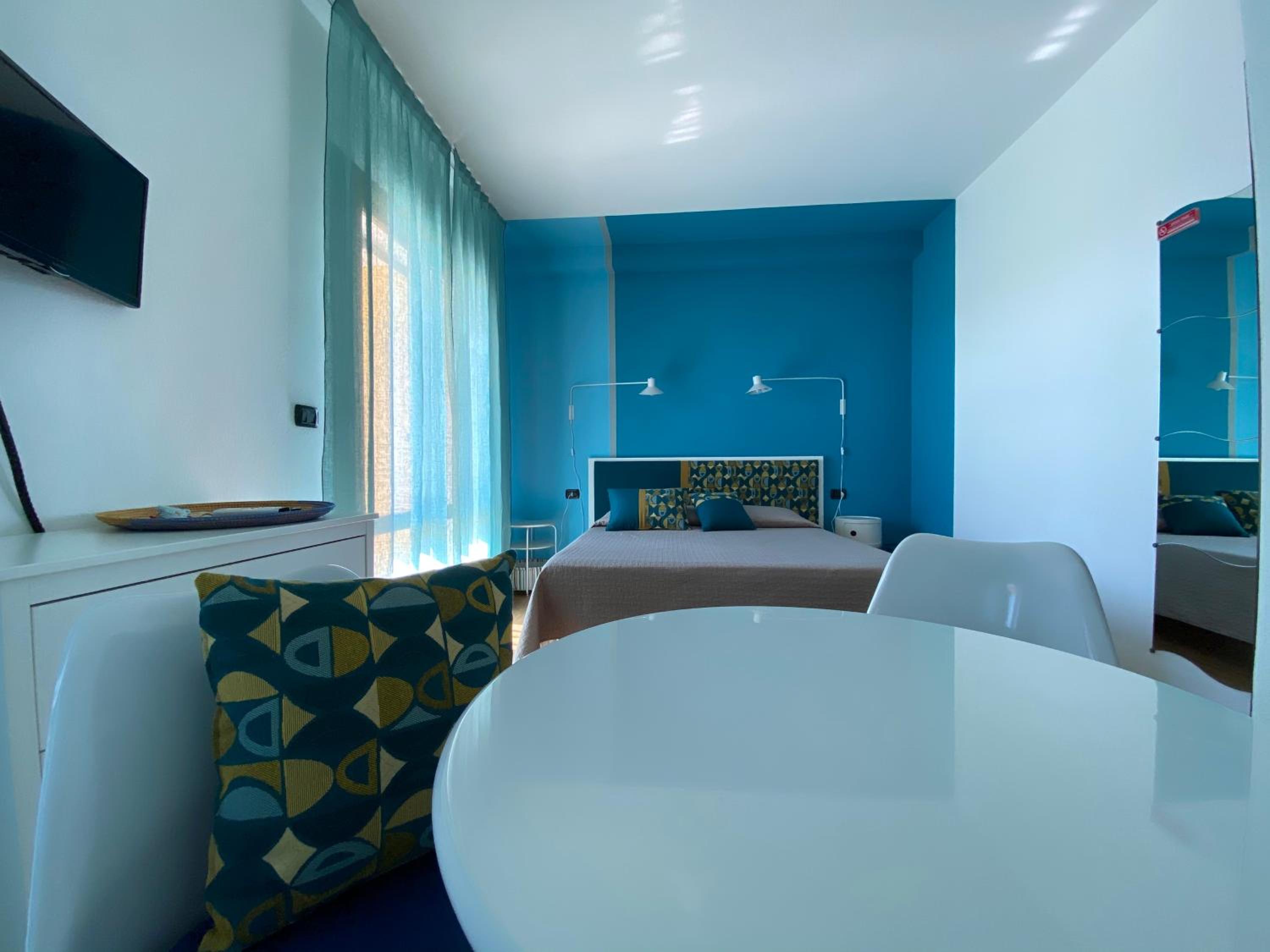 Double Room - Photo 17