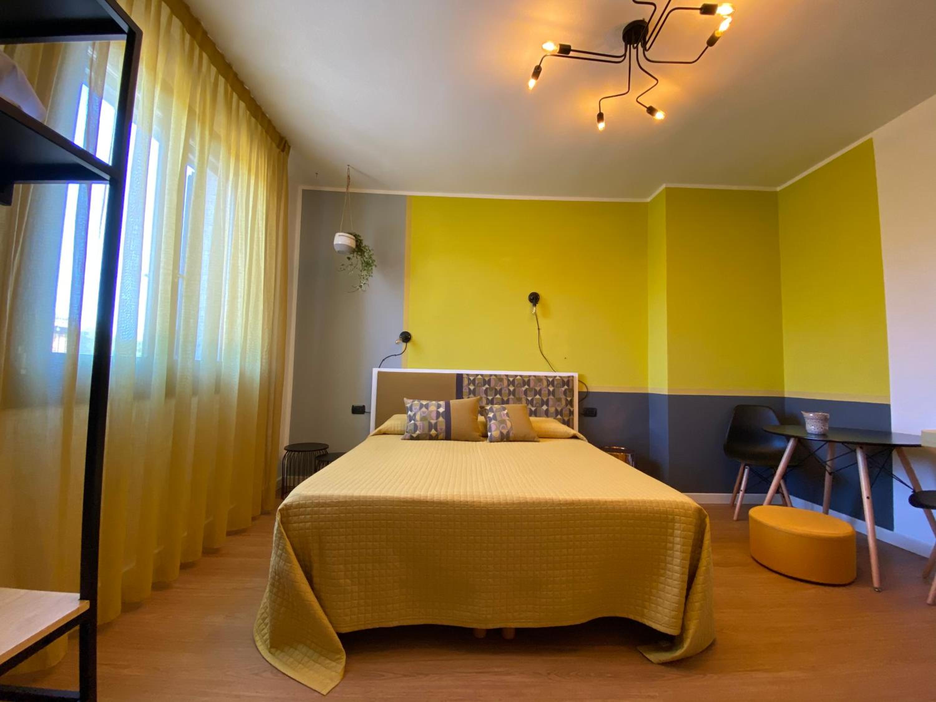 Double Room - Photo 18