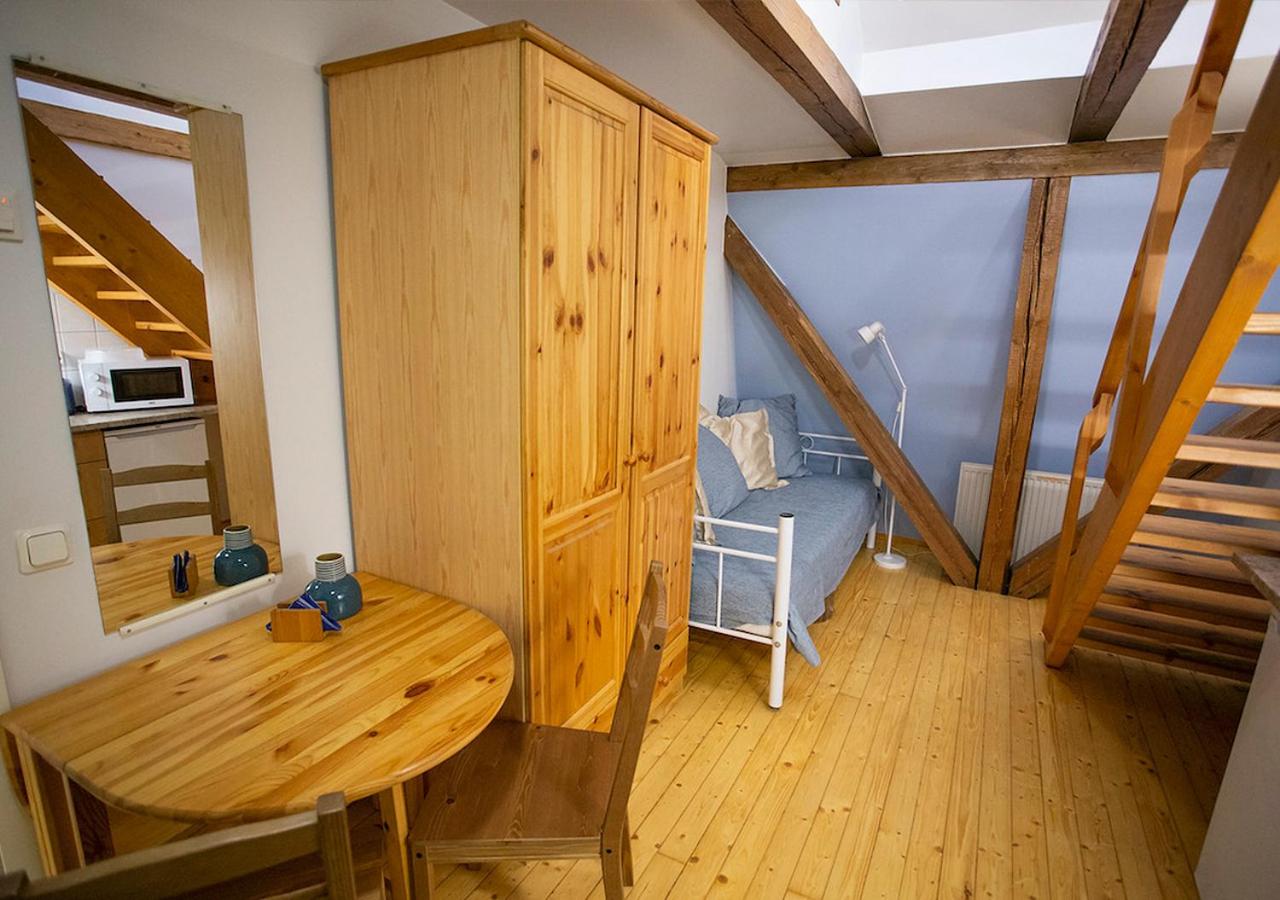 Large Twin Room - Photo 2