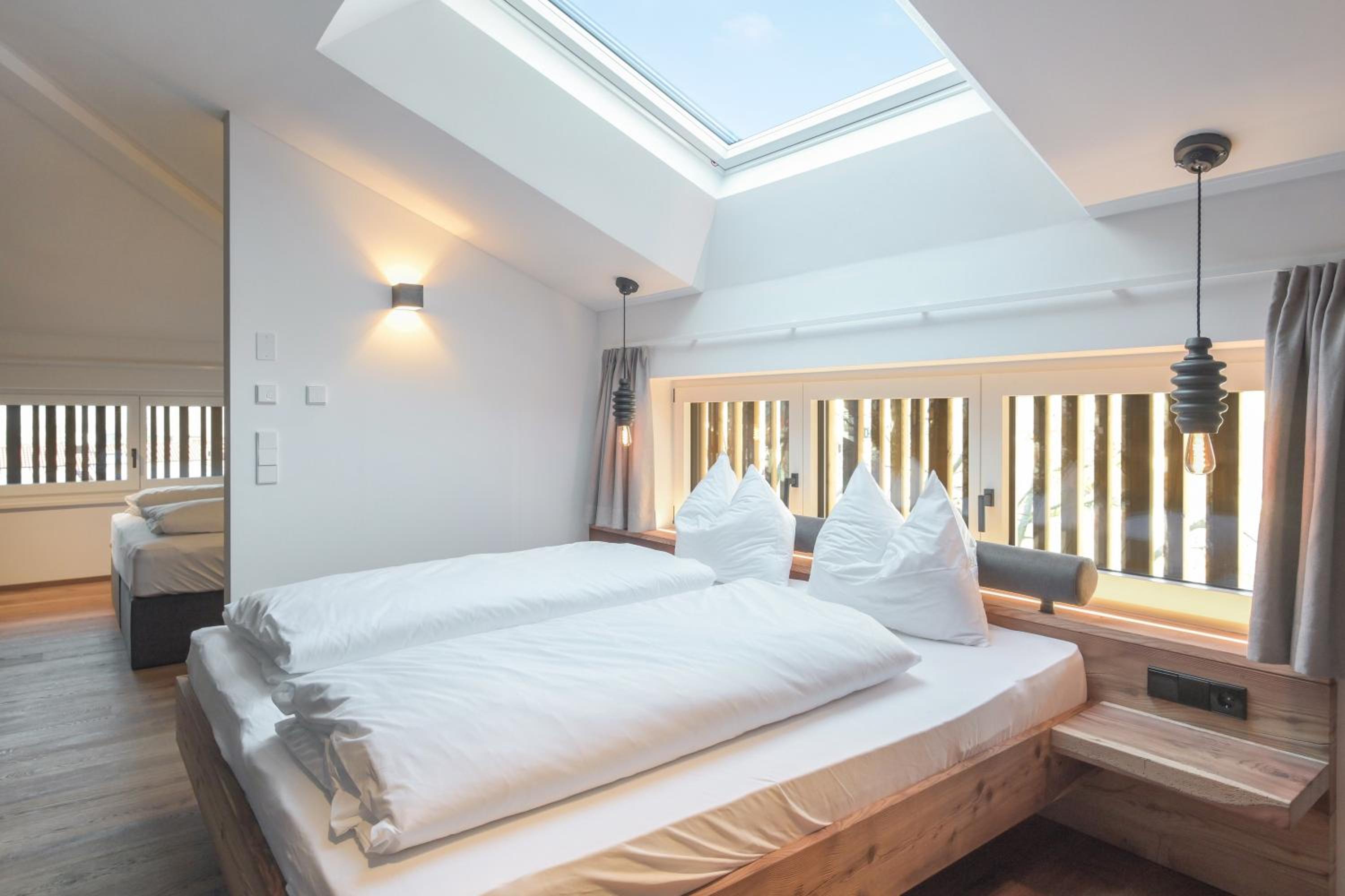 Two-Bedroom Deluxe Apartment with Balcony