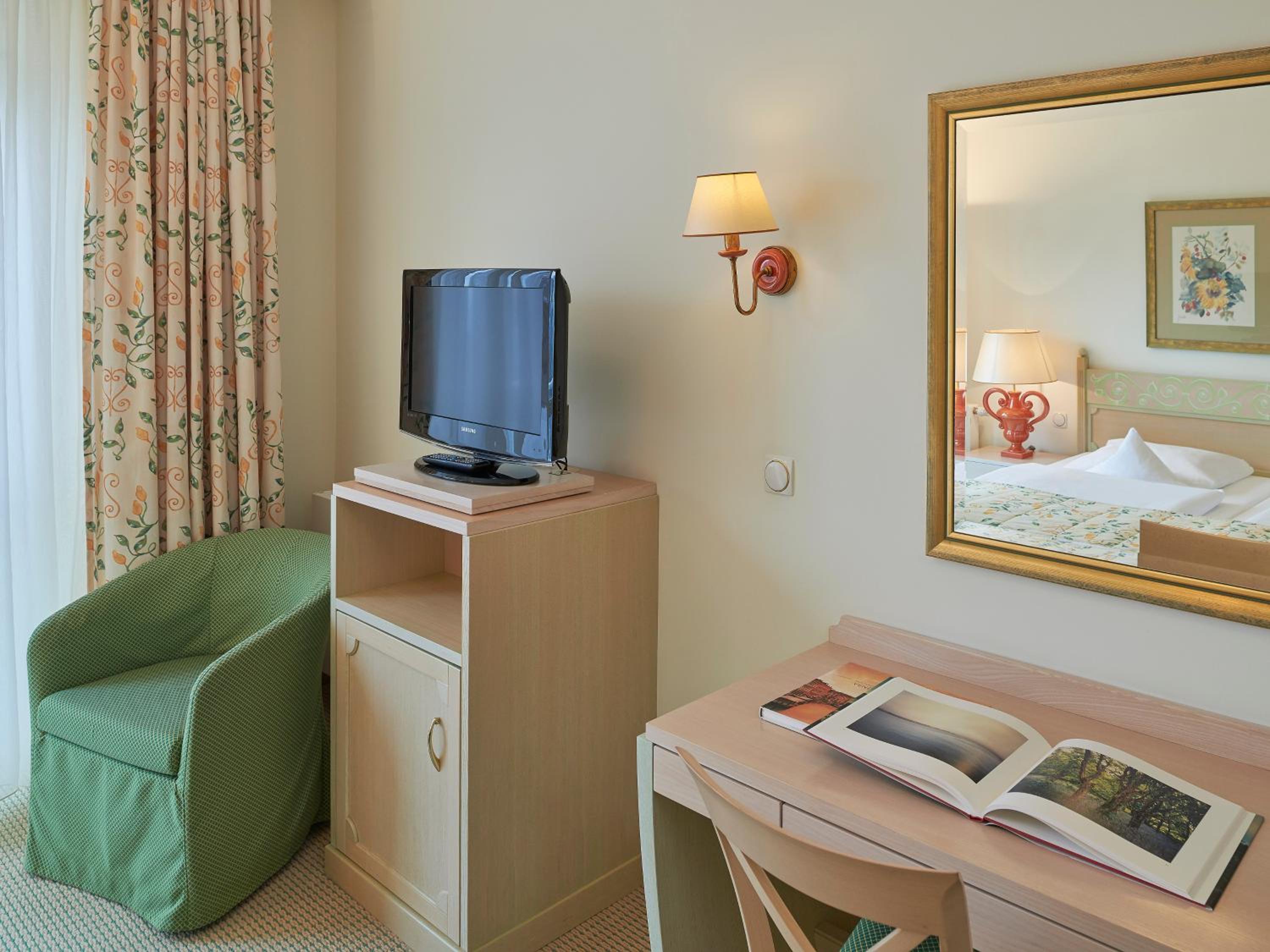 Double Room landside without balcony photo 3