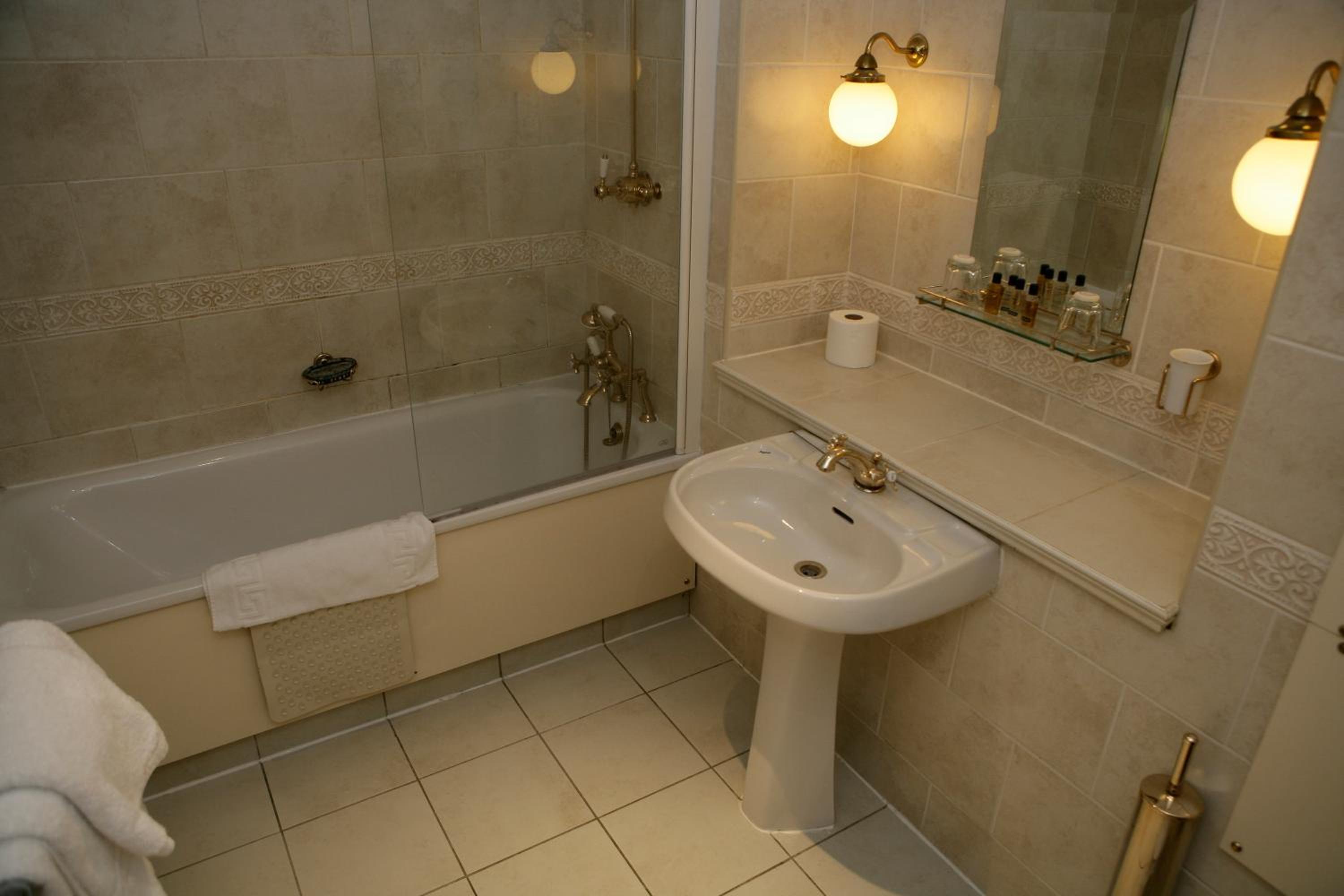 Standard Double Room - Photo 2