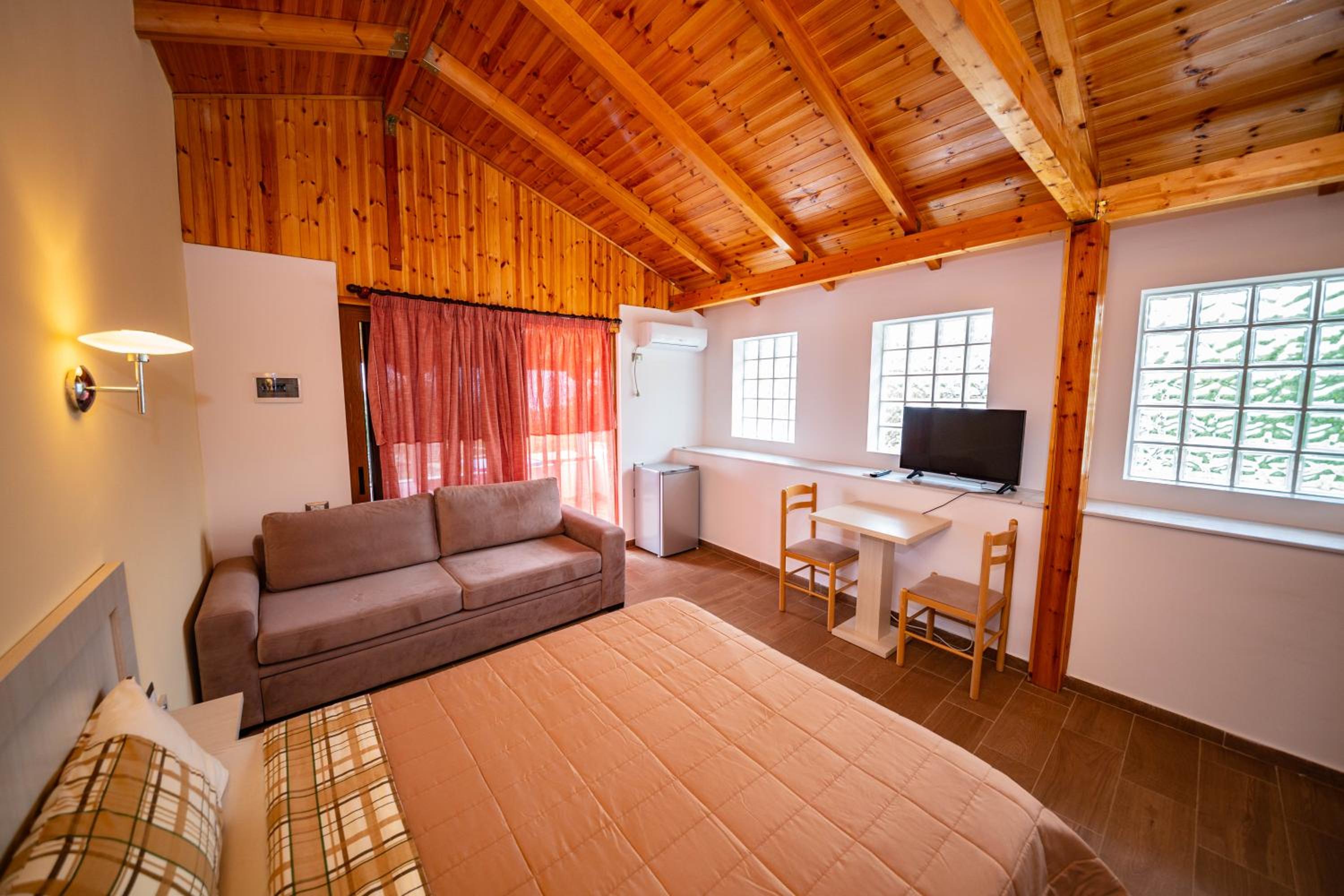 Superior Double Room with Balcony and Sea View photo 2
