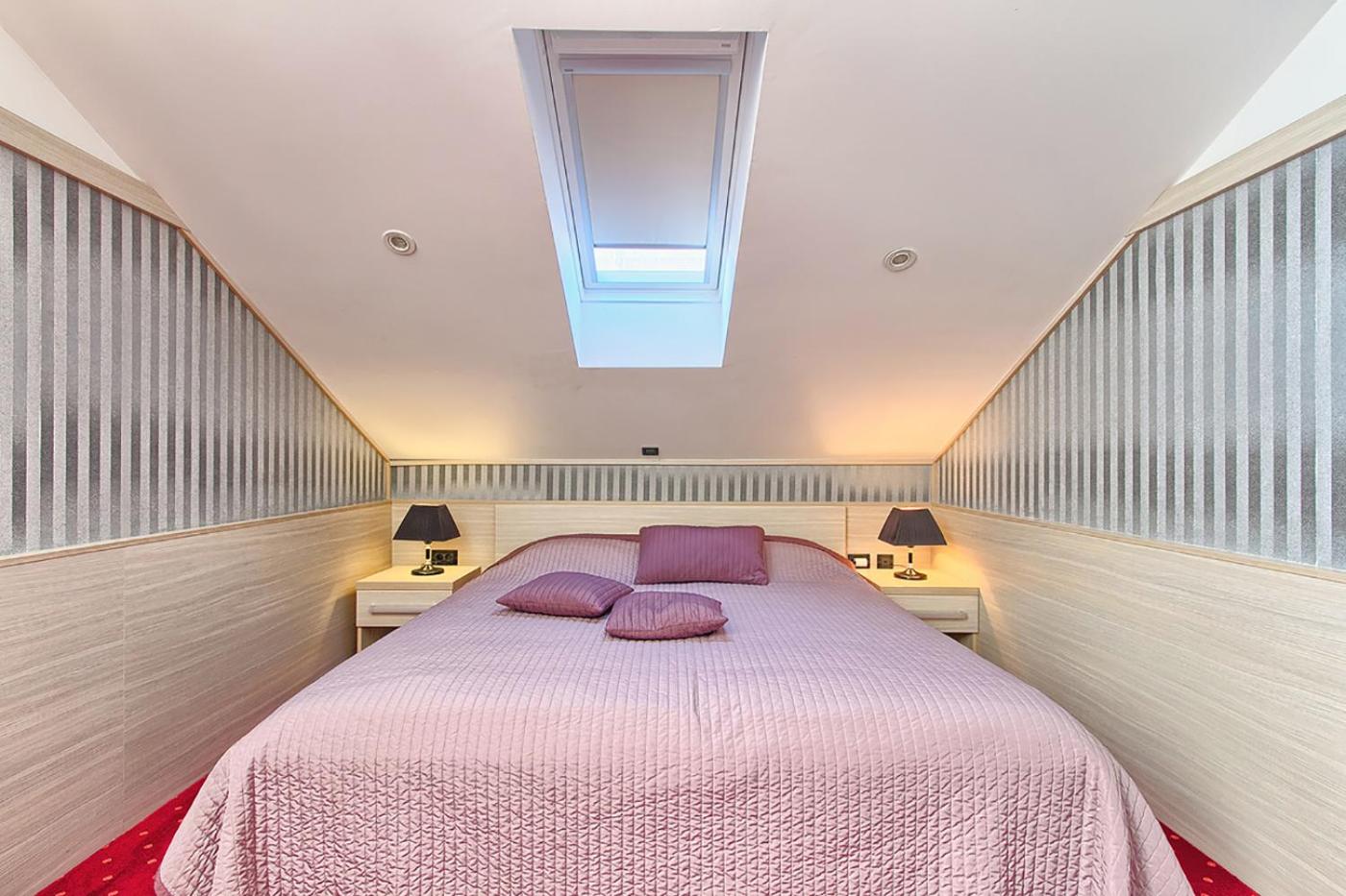 Deluxe Double Room - Photo 1