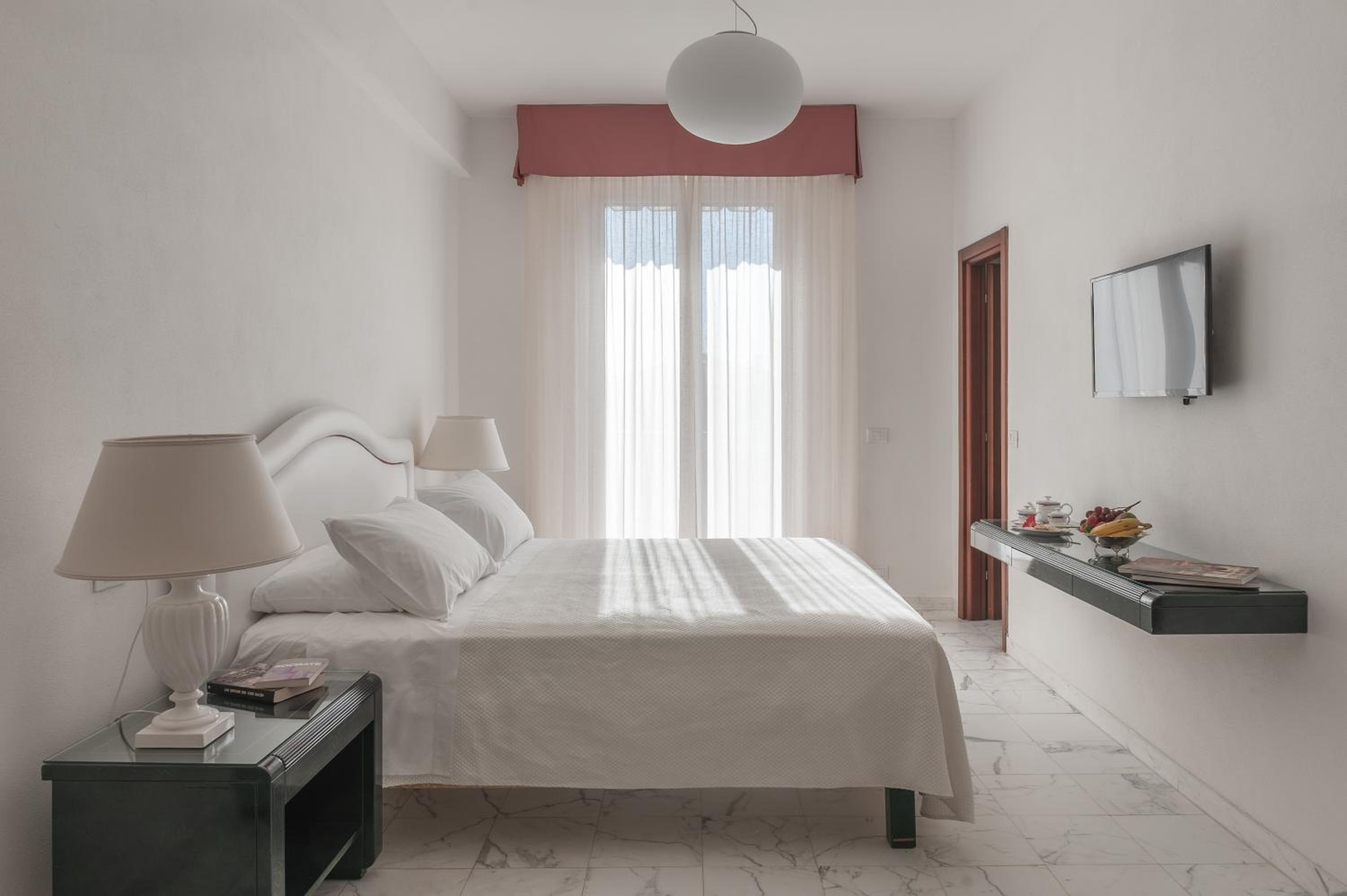 Standard Double Room - Photo 3