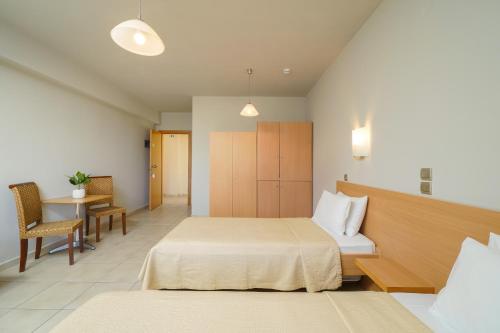 Twin Room with Sea View photo 3