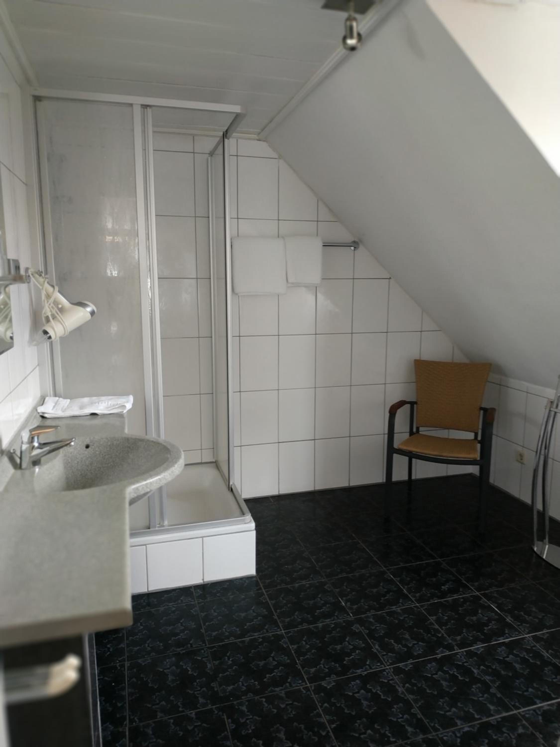 Family Room with Bathroom photo 3