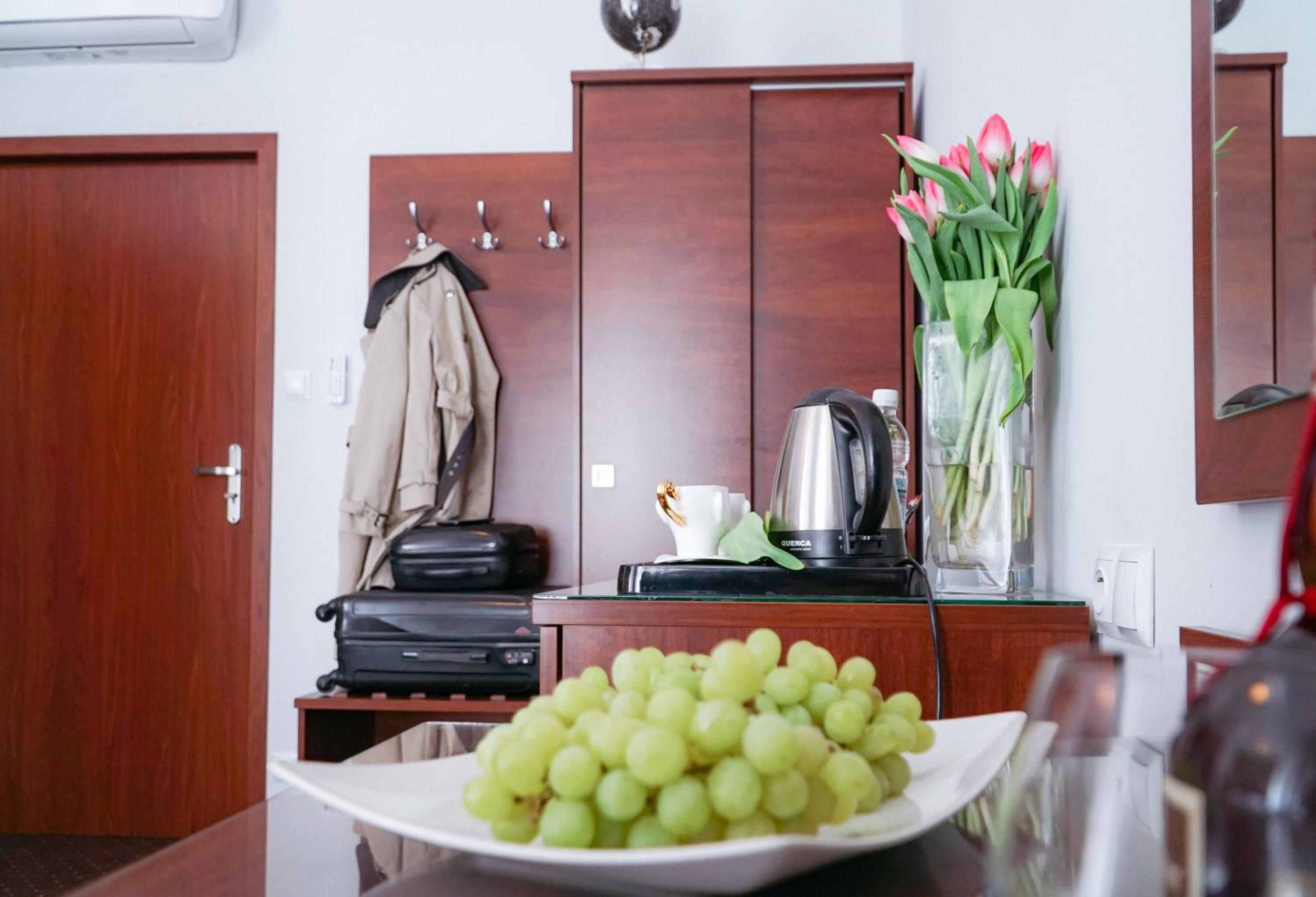 Double or Twin Room - Photo 11