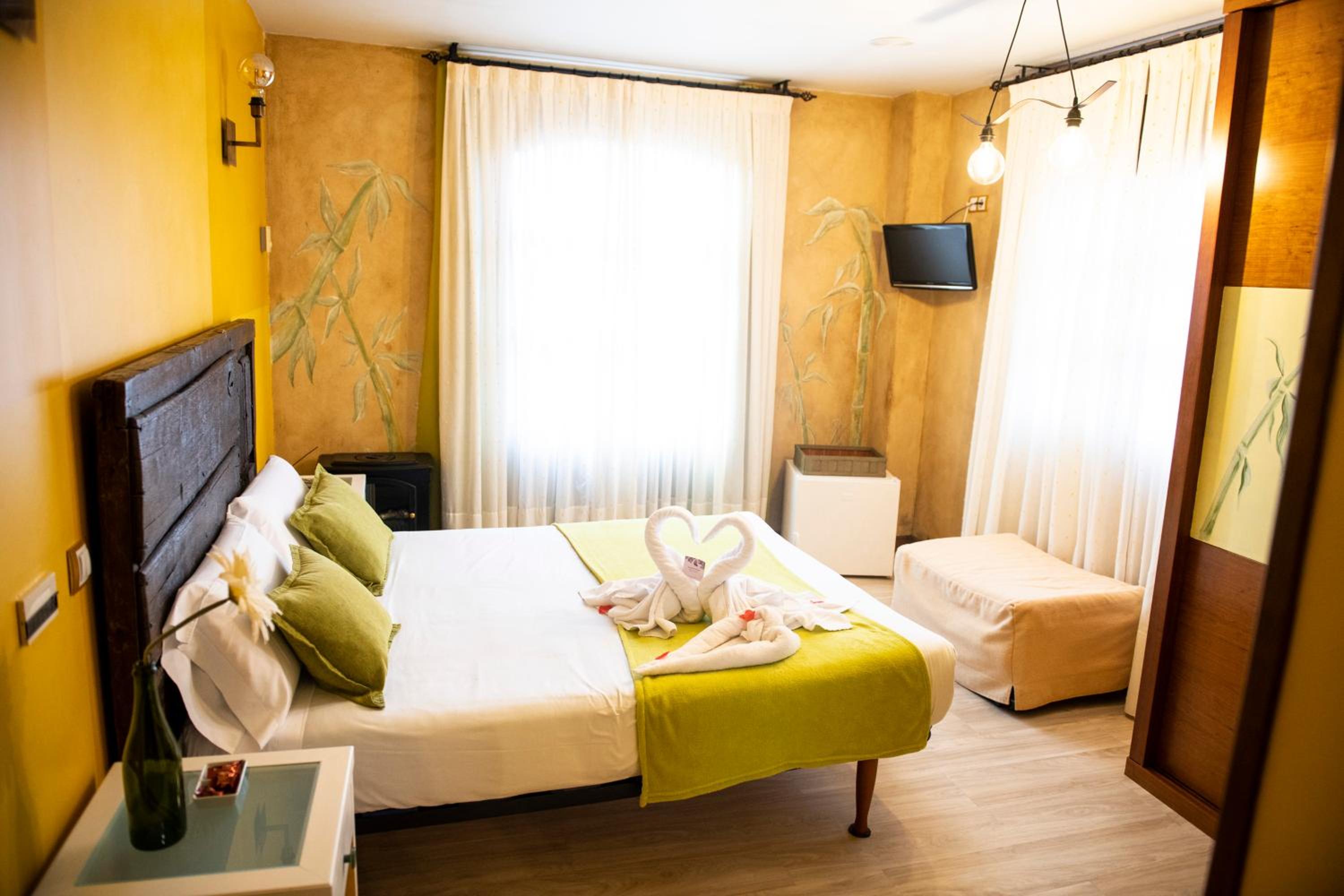 Double Room with Hydromassage Bath and Balcony
