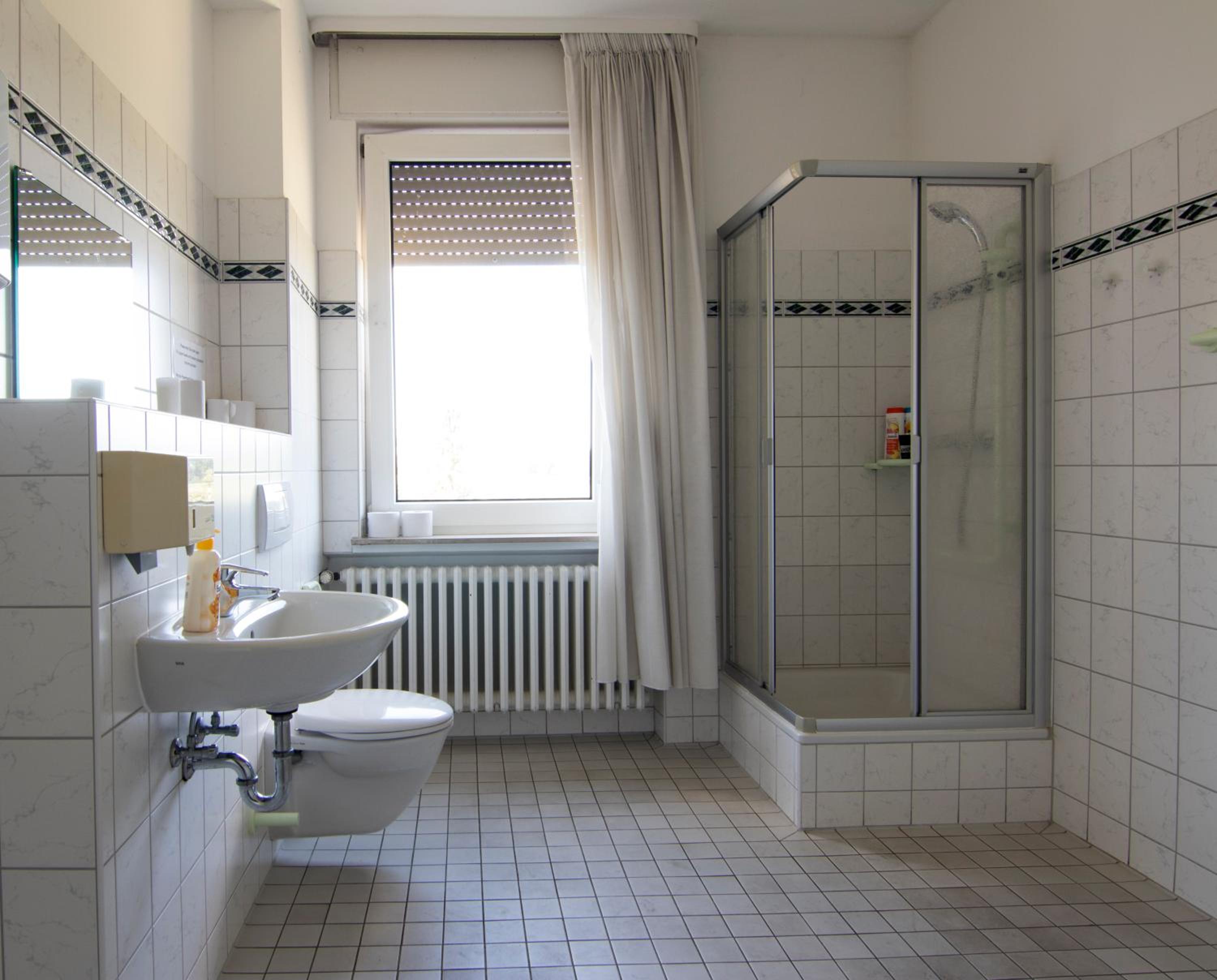 Single Room with Shared Bathroom photo 2