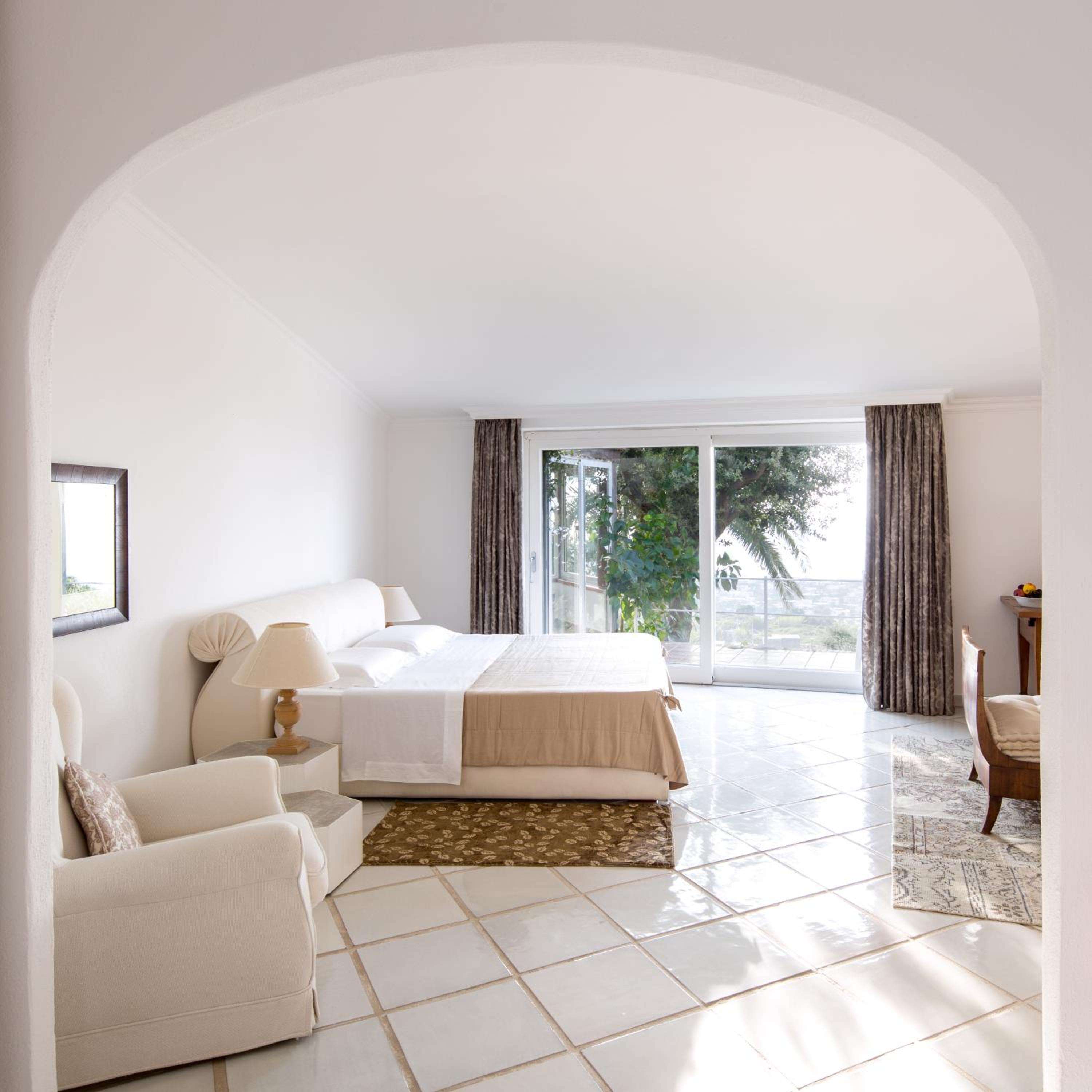 Deluxe Suite with Sea View