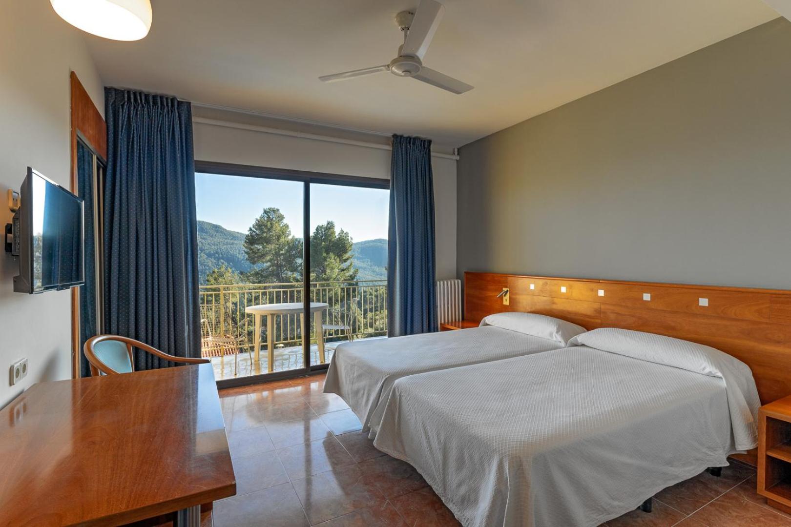 Double or Twin Room - Photo 3