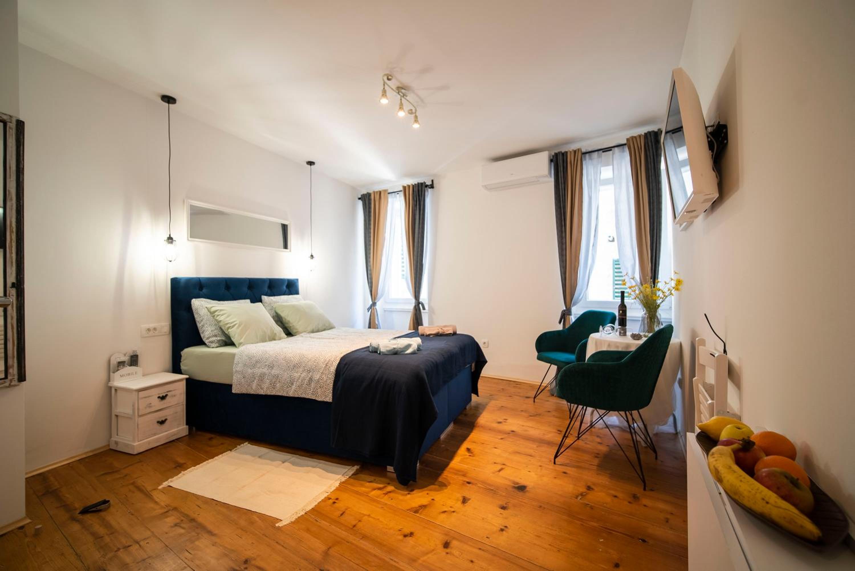 One-Bedroom Apartment - Photo 17