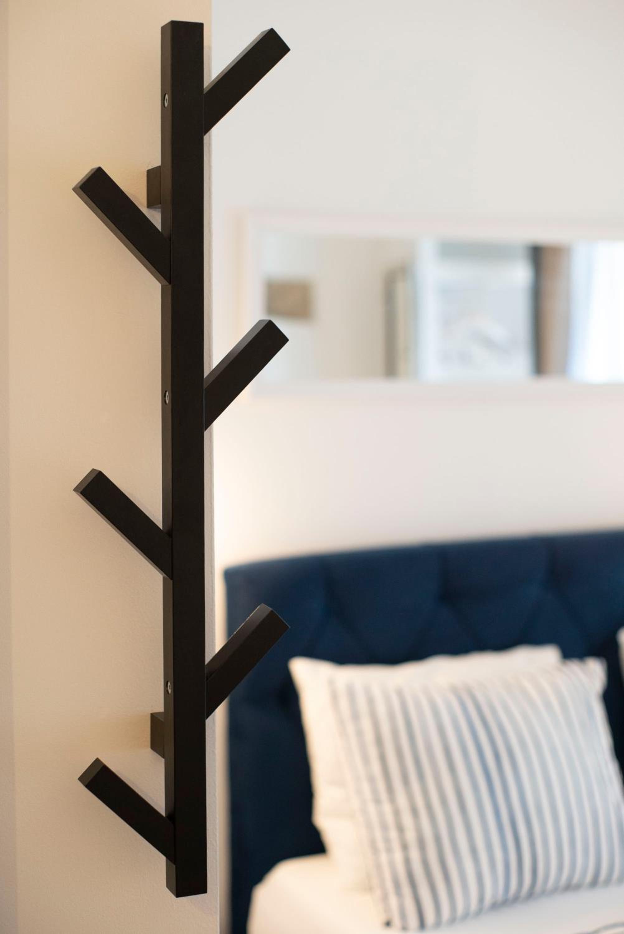 One-Bedroom Apartment - Photo 3