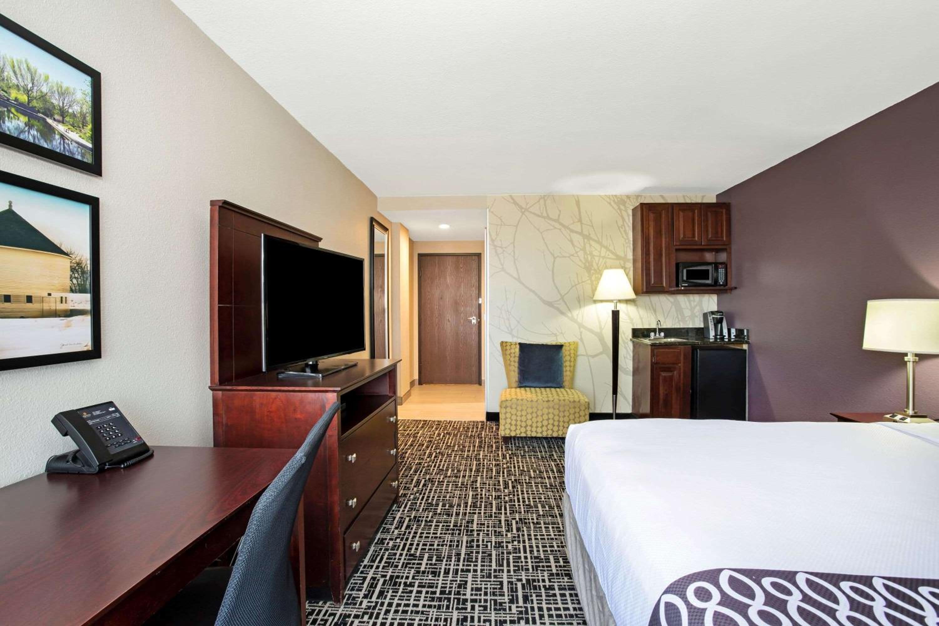 Executive King Room - Non-Smoking photo 3
