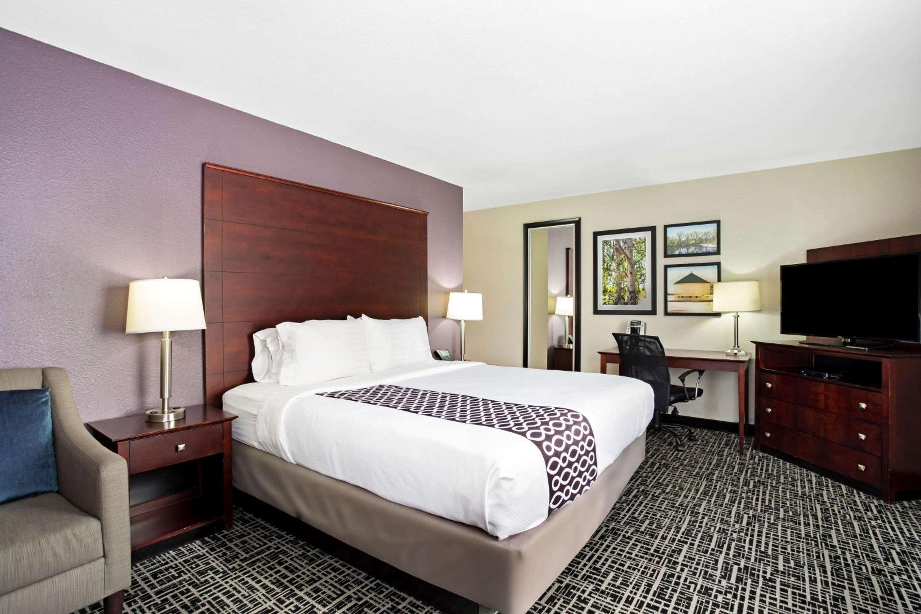 King Room - Mobility Access/Non-Smoking photo 2