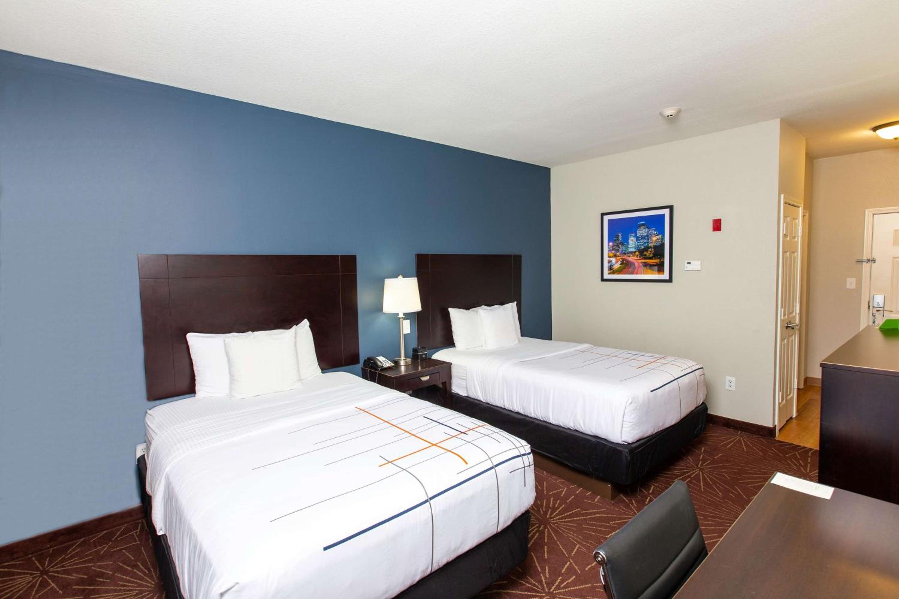 Double Room with Two Double Beds - Non-Smoking - Photo 2