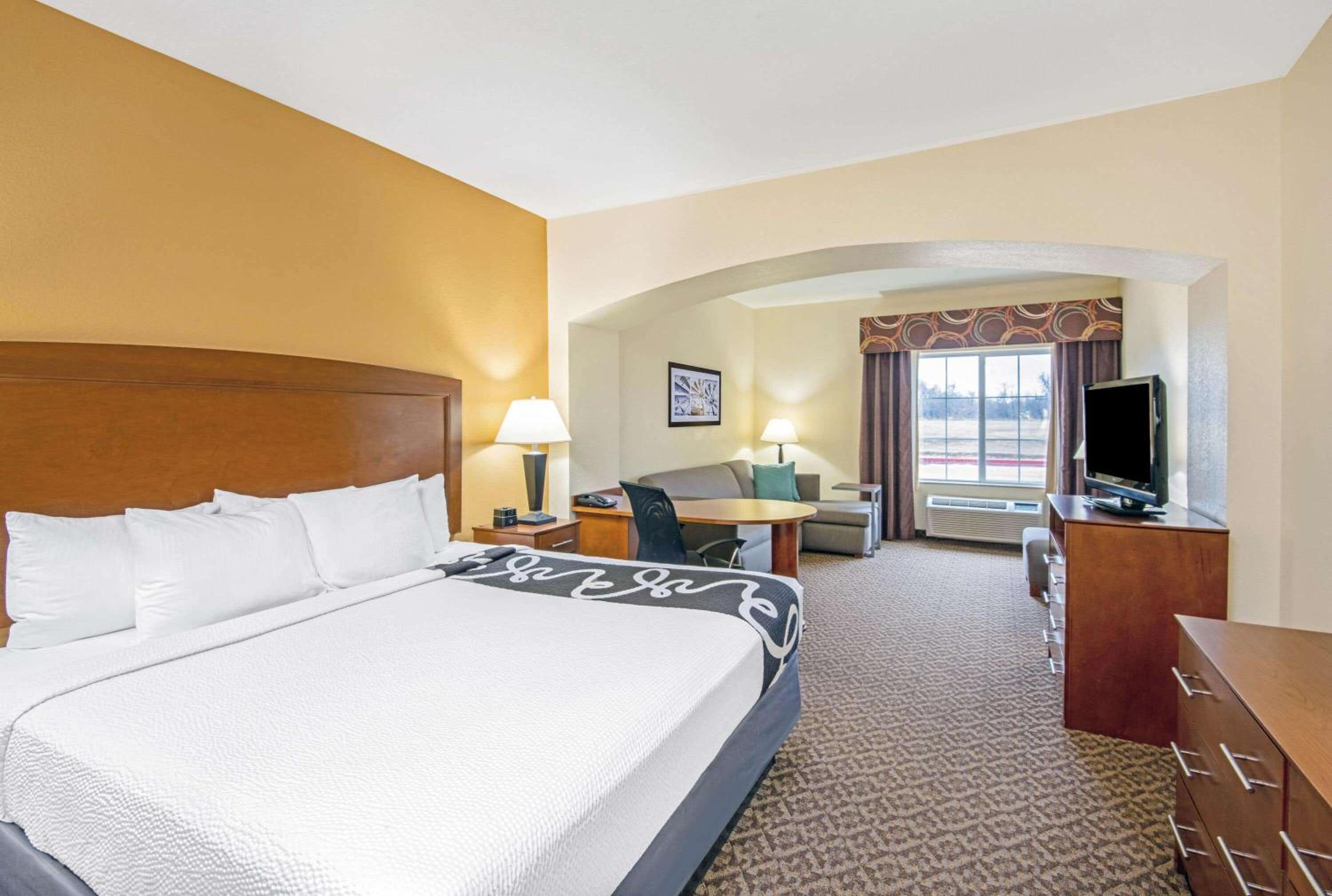 Executive King Room - Photo 3