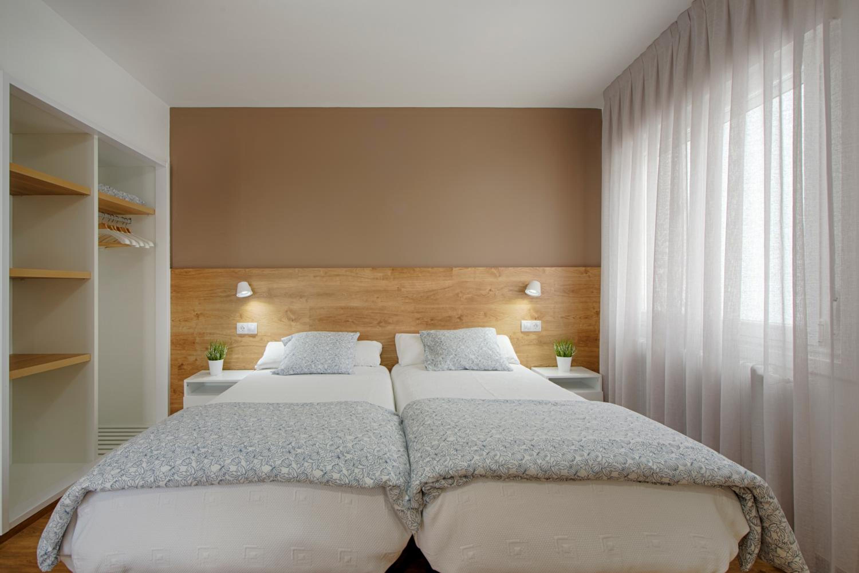 Double Room - Photo 8