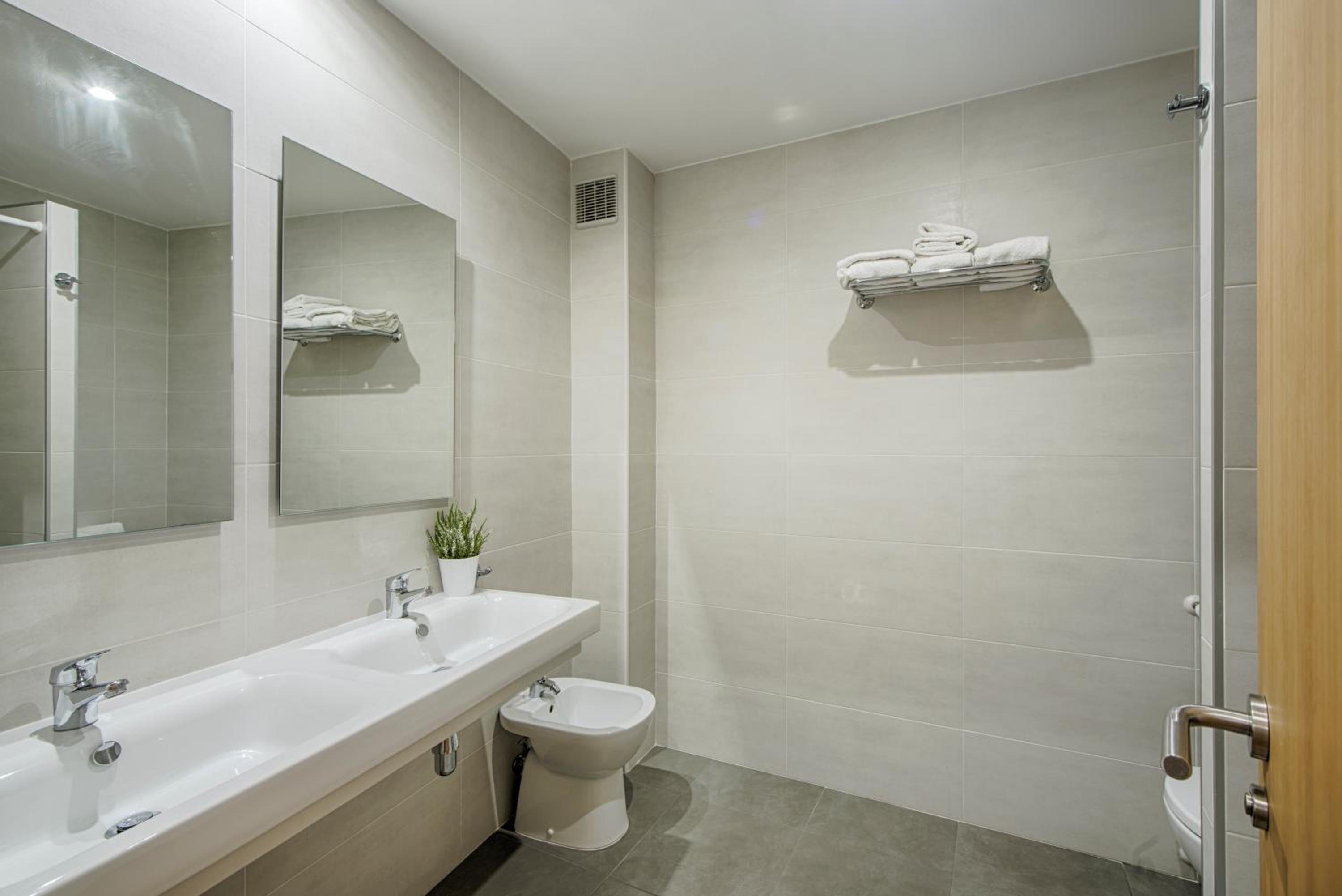 Superior Double Room - Photo 3