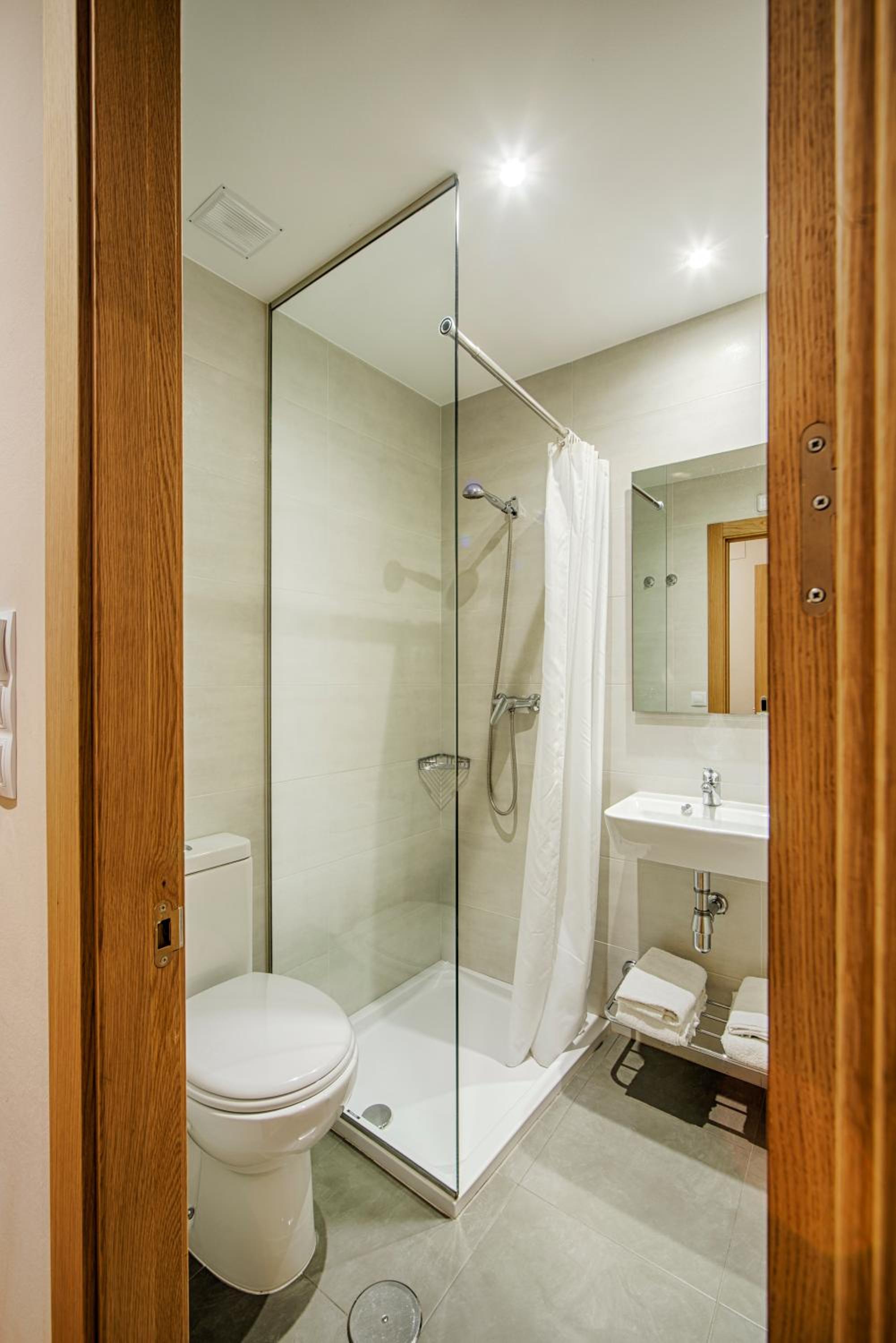 Double Room - Photo 6
