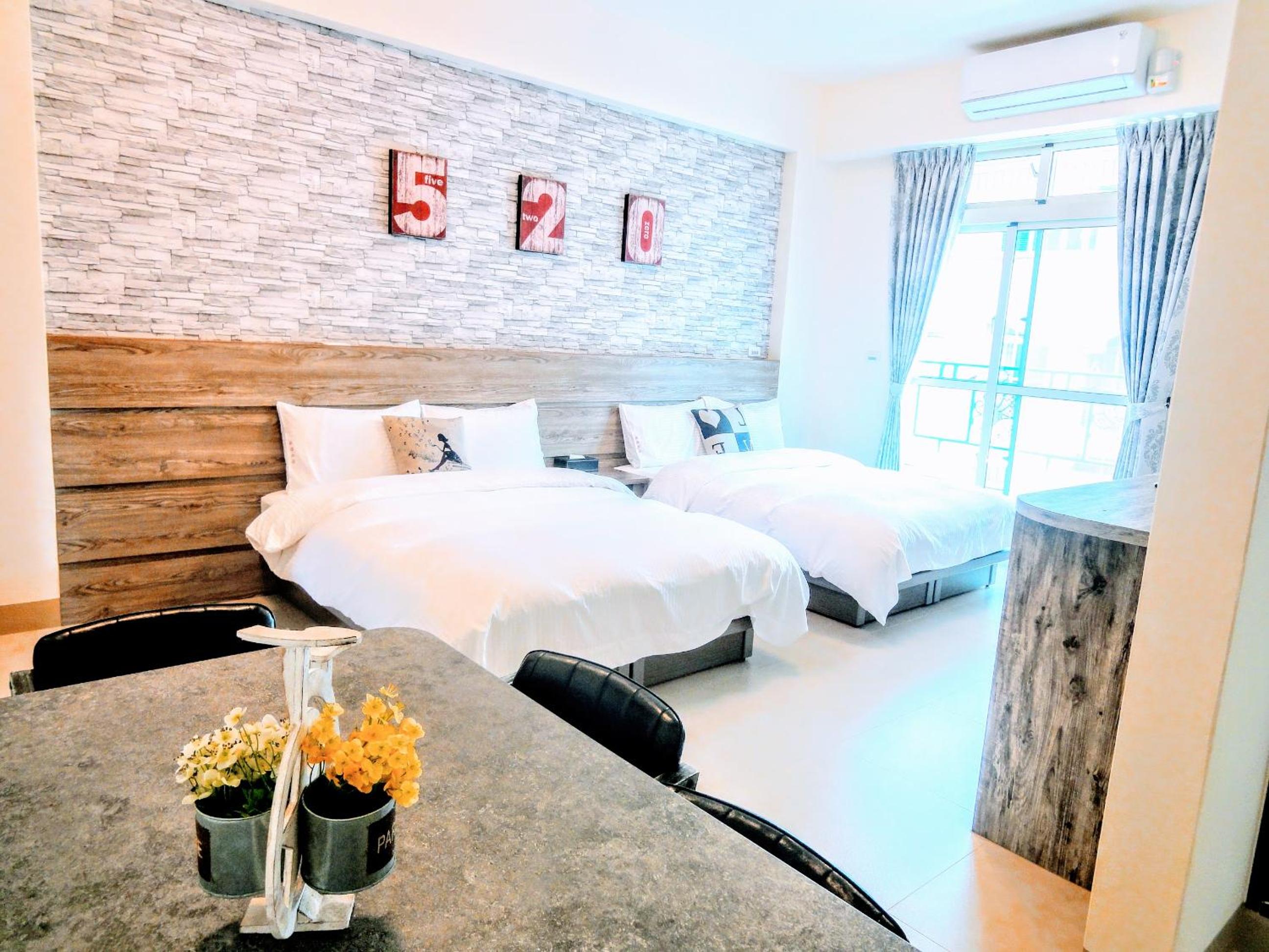 Quadruple Room with Balcony photo 1