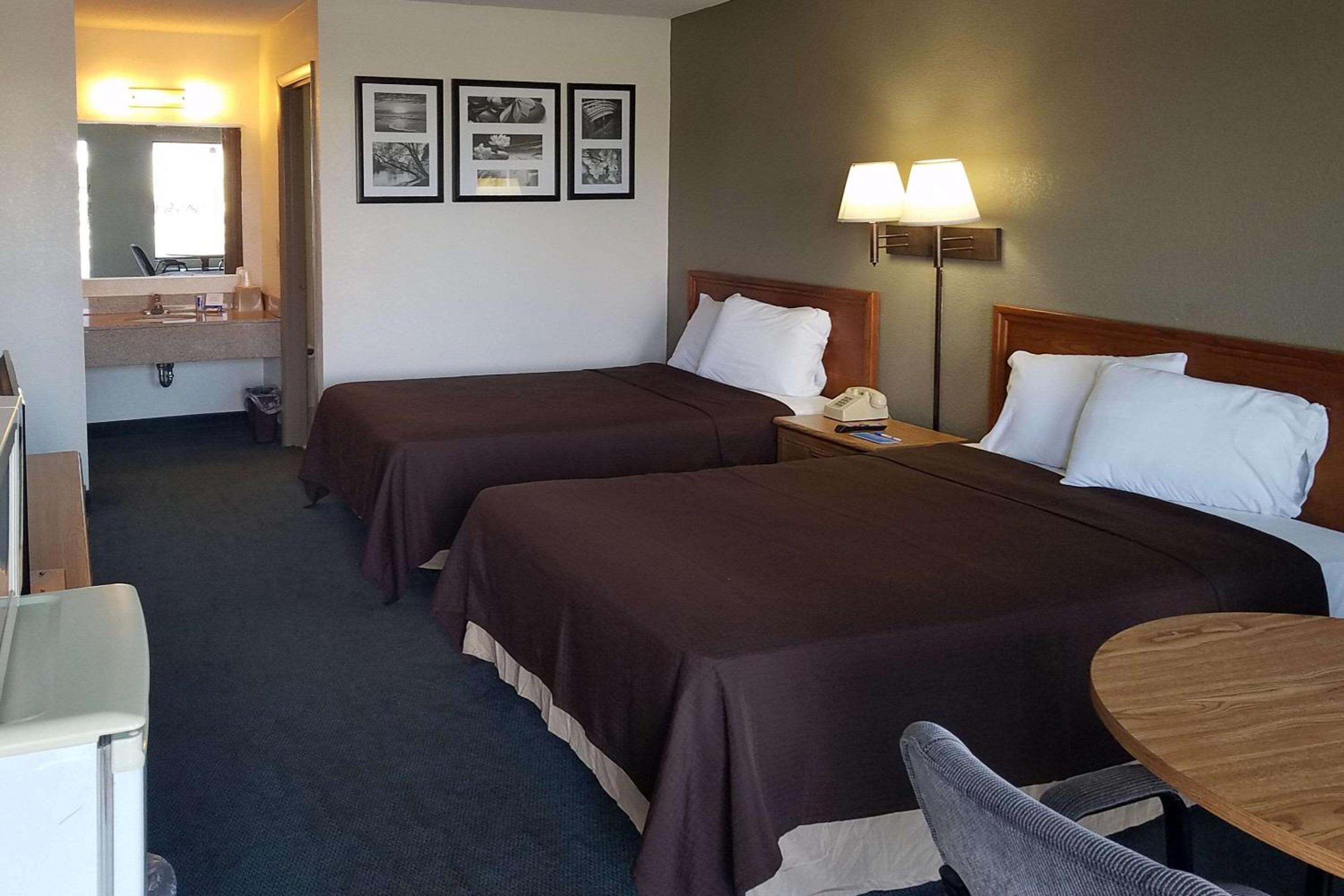 Double Room with Two Double Beds - Non-Smoking photo 2