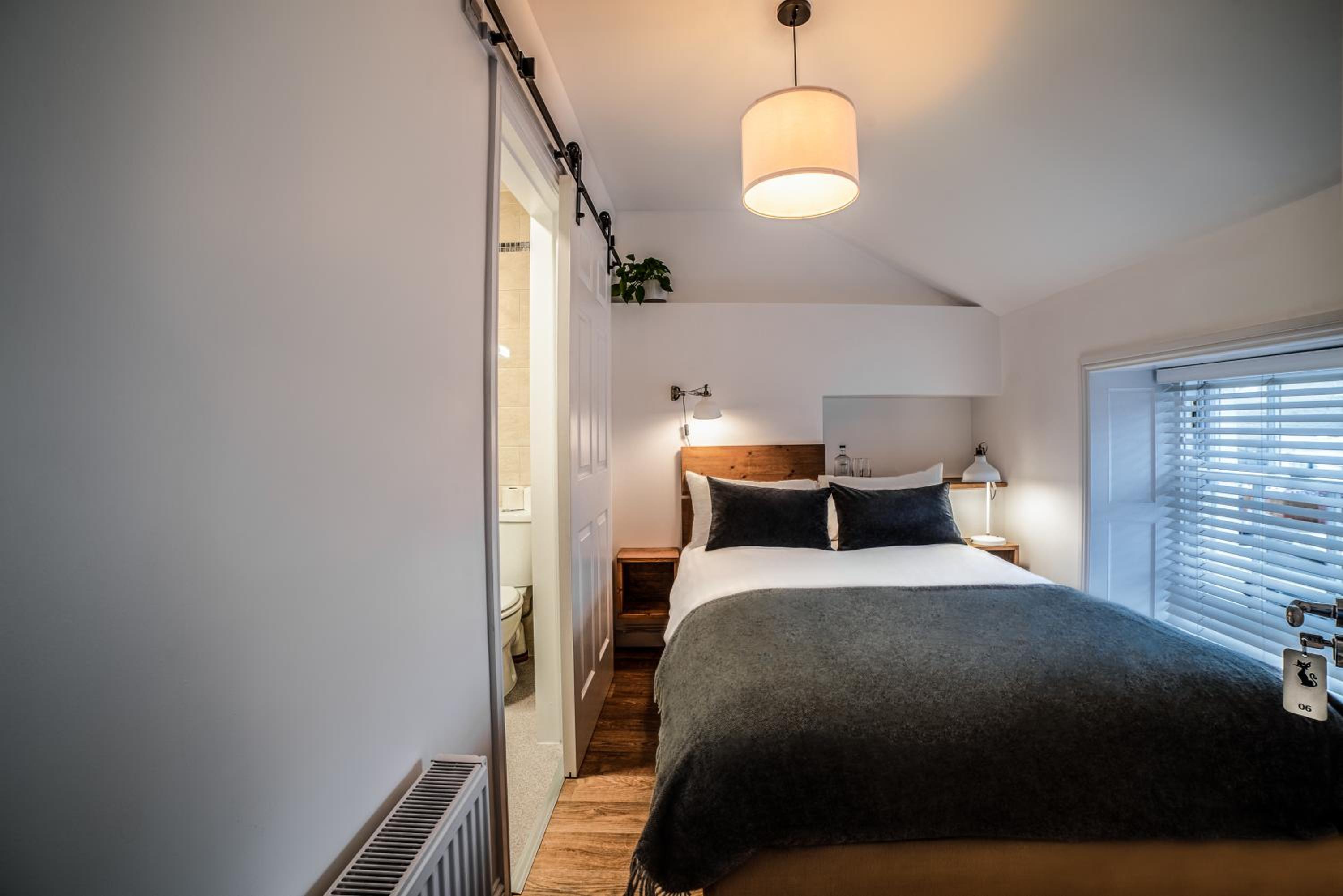 Small Double Room - Photo 1